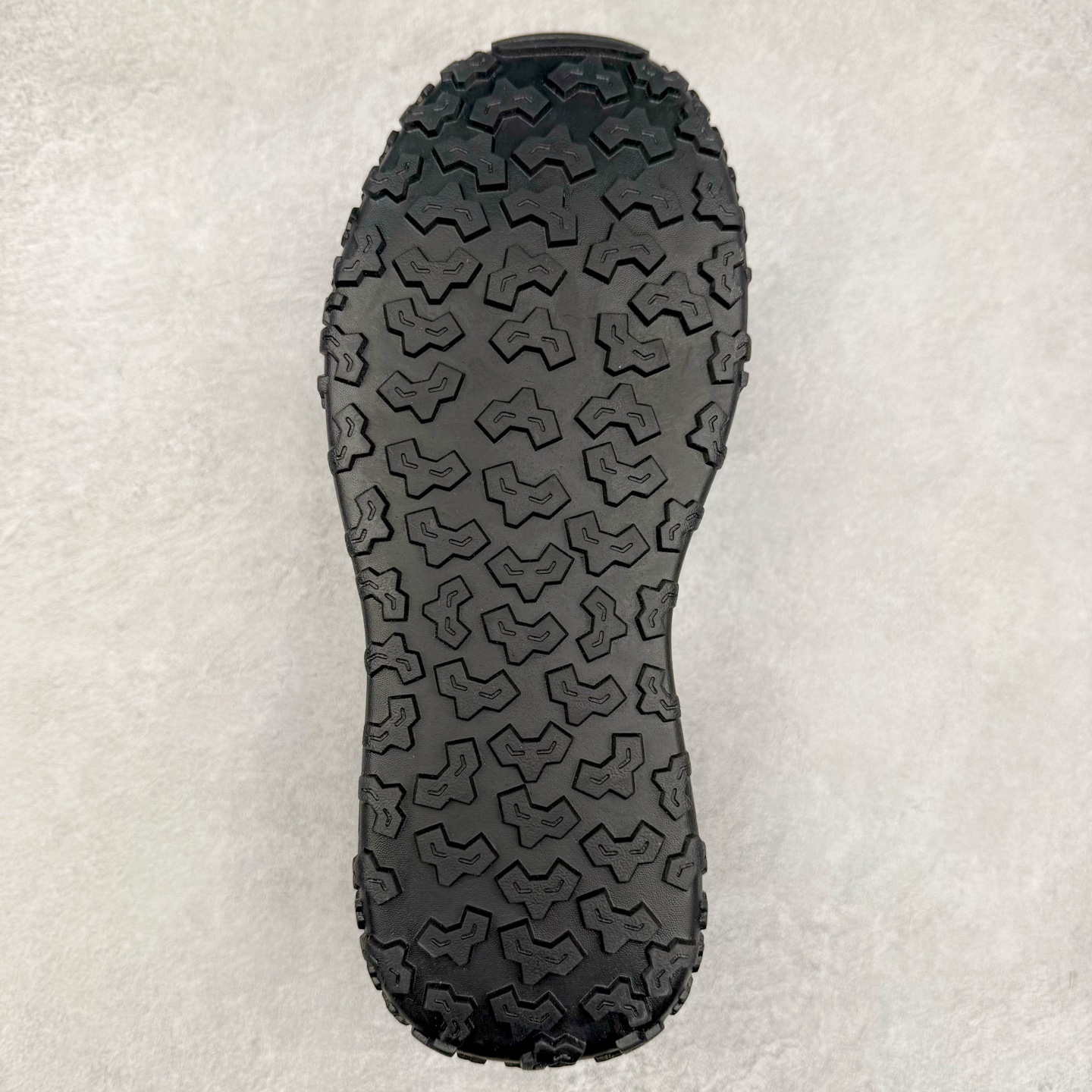 图片[9]-ECCO爱步男鞋夏季网眼鞋透气运动鞋网面休闲鞋 热酷户外系列 多种材质拼接鞋面，加强鞋内外空气双向对流，疏散闷热 保持脚感舒爽 提供亲肤透气贴合的穿着体验 简易系带设计，可自由调节鞋带松紧，方便快捷 鞋头防踢脚设计 保护脚趾防止磕碰 中底与鞋底直接拼接一体成型，合脚舒适 橡胶鞋底 轻盈柔韧，舒适耐穿 所向无界 步步生机 尺码：38 39 40 41 42 43 44 45（皮鞋码）-选品中心