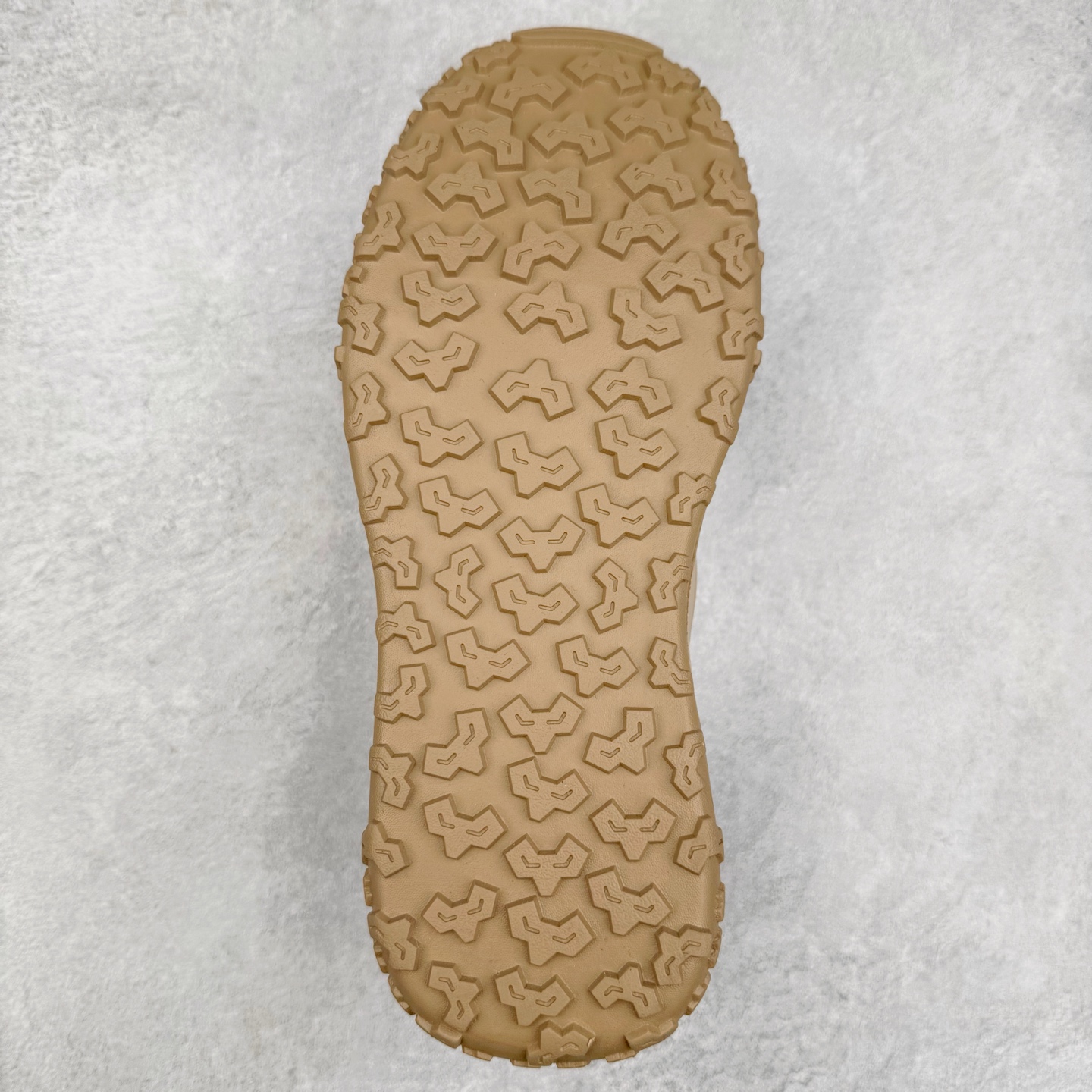 图片[9]-ECCO爱步男鞋夏季网眼鞋透气运动鞋网面休闲鞋 热酷户外系列 多种材质拼接鞋面，加强鞋内外空气双向对流，疏散闷热 保持脚感舒爽 提供亲肤透气贴合的穿着体验 简易系带设计，可自由调节鞋带松紧，方便快捷 鞋头防踢脚设计 保护脚趾防止磕碰 中底与鞋底直接拼接一体成型，合脚舒适 橡胶鞋底 轻盈柔韧，舒适耐穿 所向无界 步步生机 尺码：38 39 40 41 42 43 44 45（皮鞋码）-选品中心