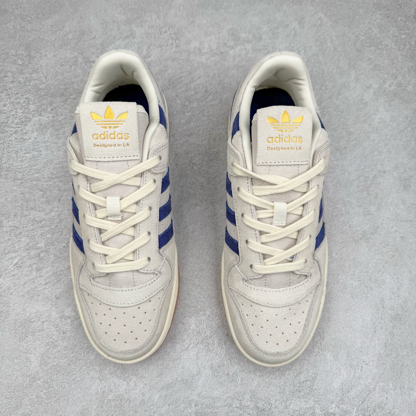 图片[2]-AD Forum 84 Low OG 低帮百搭潮流休闲运动板鞋 IF9681 以复古篮球鞋的外形为基础 采用皮革拼接 简约百搭 更加贴合舒适 中底内侧网格造型起到点睛之笔 外底橡胶 更显复古 尺码：36 36.5 37.5 38 38.5 39 40 40.5 41 42 42.5 43 44 44.5 45-选品中心