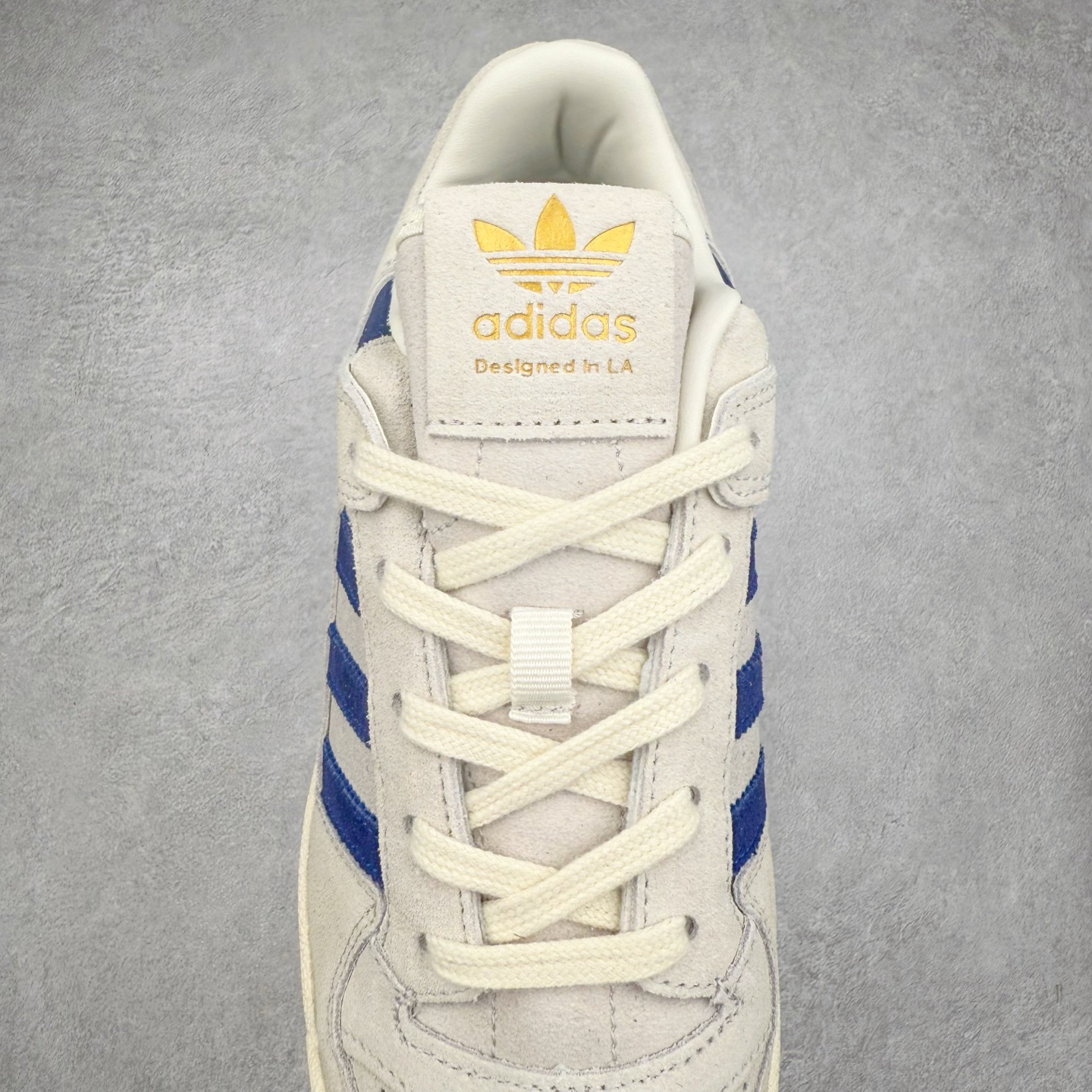 图片[5]-AD Forum 84 Low OG 低帮百搭潮流休闲运动板鞋 IF9681 以复古篮球鞋的外形为基础 采用皮革拼接 简约百搭 更加贴合舒适 中底内侧网格造型起到点睛之笔 外底橡胶 更显复古 尺码：36 36.5 37.5 38 38.5 39 40 40.5 41 42 42.5 43 44 44.5 45-选品中心