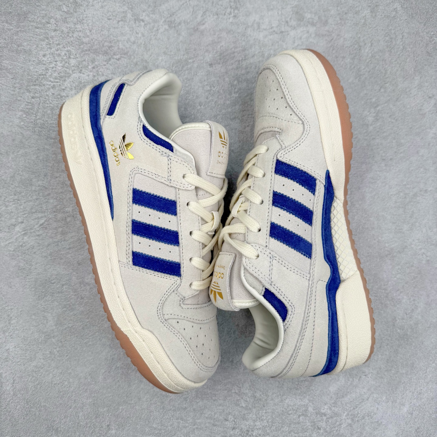 图片[3]-AD Forum 84 Low OG 低帮百搭潮流休闲运动板鞋 IF9681 以复古篮球鞋的外形为基础 采用皮革拼接 简约百搭 更加贴合舒适 中底内侧网格造型起到点睛之笔 外底橡胶 更显复古 尺码：36 36.5 37.5 38 38.5 39 40 40.5 41 42 42.5 43 44 44.5 45-选品中心