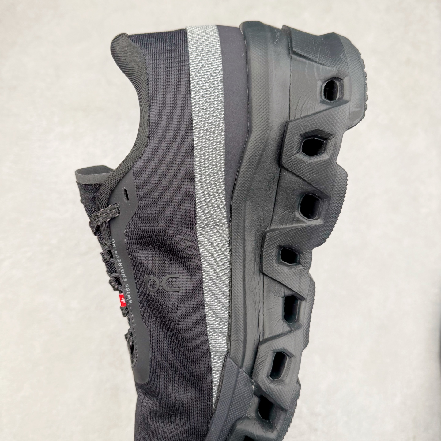 图片[7]-On Cloudmonster 2 昂跑减震生活休闲鞋 此运动品牌 开创于2010年 缓震着陆、强效回弹、轻柔质感的设计构思始终是ON研制关键 与此同时基于“为全球提供革新性的跑步感受”信念 陆续推出了多款跑鞋及其以专业运动人体跑步工程学为设计关键的功能性跑步服饰设备 让跑者不费力气地畅快畅跑 尺码：36 36.5 37.5 38 38.5 39 40 40.5 41 42 42.5 43 44 44.5 45-选品中心