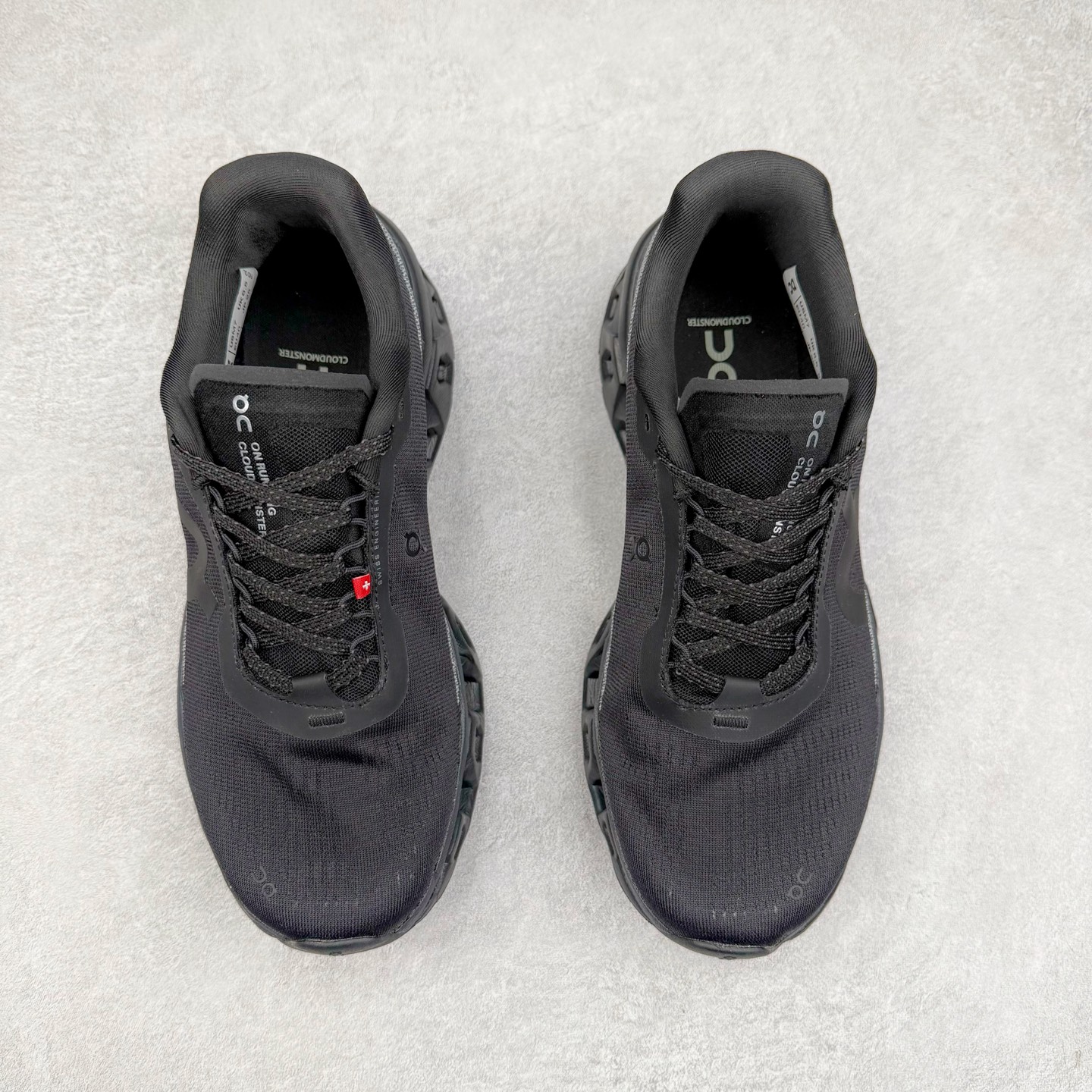 图片[2]-On Cloudmonster 2 昂跑减震生活休闲鞋 此运动品牌 开创于2010年 缓震着陆、强效回弹、轻柔质感的设计构思始终是ON研制关键 与此同时基于“为全球提供革新性的跑步感受”信念 陆续推出了多款跑鞋及其以专业运动人体跑步工程学为设计关键的功能性跑步服饰设备 让跑者不费力气地畅快畅跑 尺码：36 36.5 37.5 38 38.5 39 40 40.5 41 42 42.5 43 44 44.5 45-选品中心