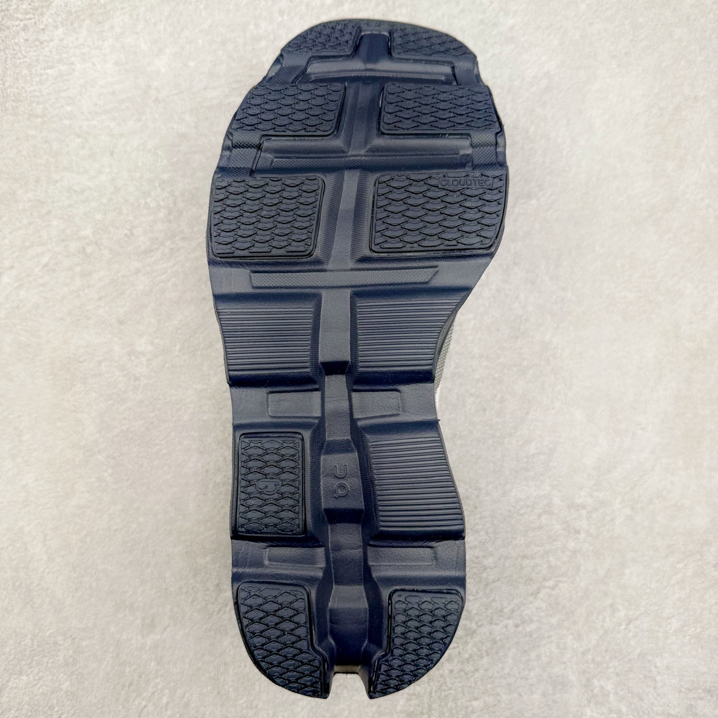 图片[9]-On Cloudmonster 2 昂跑减震生活休闲鞋 此运动品牌 开创于2010年 缓震着陆、强效回弹、轻柔质感的设计构思始终是ON研制关键 与此同时基于“为全球提供革新性的跑步感受”信念 陆续推出了多款跑鞋及其以专业运动人体跑步工程学为设计关键的功能性跑步服饰设备 让跑者不费力气地畅快畅跑 尺码：36 36.5 37.5 38 38.5 39 40 40.5 41 42 42.5 43 44 44.5 45-选品中心