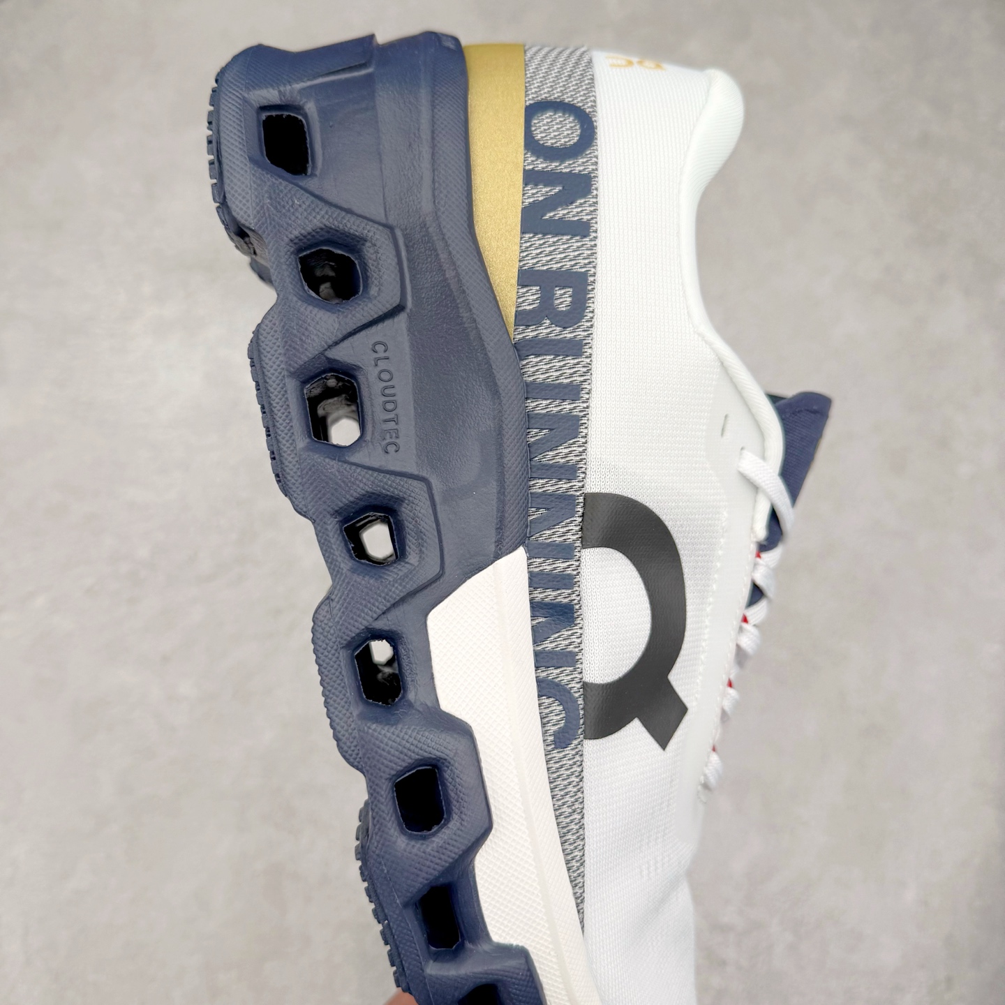 图片[6]-On Cloudmonster 2 昂跑减震生活休闲鞋 此运动品牌 开创于2010年 缓震着陆、强效回弹、轻柔质感的设计构思始终是ON研制关键 与此同时基于“为全球提供革新性的跑步感受”信念 陆续推出了多款跑鞋及其以专业运动人体跑步工程学为设计关键的功能性跑步服饰设备 让跑者不费力气地畅快畅跑 尺码：36 36.5 37.5 38 38.5 39 40 40.5 41 42 42.5 43 44 44.5 45-选品中心