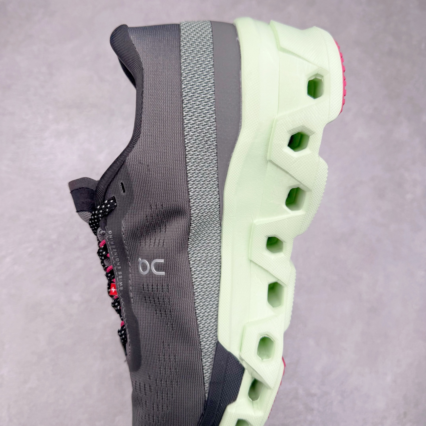 图片[7]-On Cloudmonster 2 昂跑减震生活休闲鞋 此运动品牌 开创于2010年 缓震着陆、强效回弹、轻柔质感的设计构思始终是ON研制关键 与此同时基于“为全球提供革新性的跑步感受”信念 陆续推出了多款跑鞋及其以专业运动人体跑步工程学为设计关键的功能性跑步服饰设备 让跑者不费力气地畅快畅跑 尺码：36 36.5 37.5 38 38.5 39 40 40.5 41 42 42.5 43 44 44.5 45-选品中心