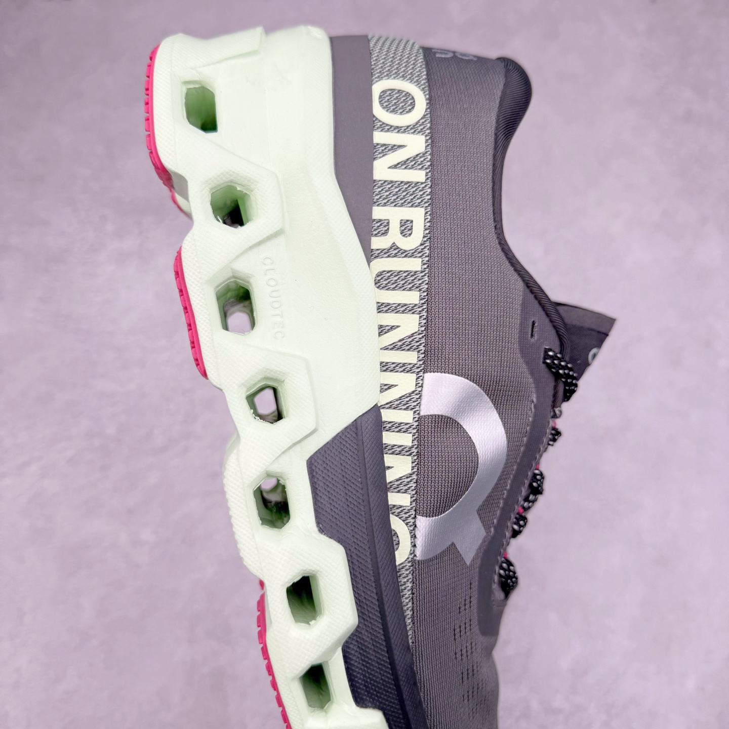 图片[6]-On Cloudmonster 2 昂跑减震生活休闲鞋 此运动品牌 开创于2010年 缓震着陆、强效回弹、轻柔质感的设计构思始终是ON研制关键 与此同时基于“为全球提供革新性的跑步感受”信念 陆续推出了多款跑鞋及其以专业运动人体跑步工程学为设计关键的功能性跑步服饰设备 让跑者不费力气地畅快畅跑 尺码：36 36.5 37.5 38 38.5 39 40 40.5 41 42 42.5 43 44 44.5 45-选品中心