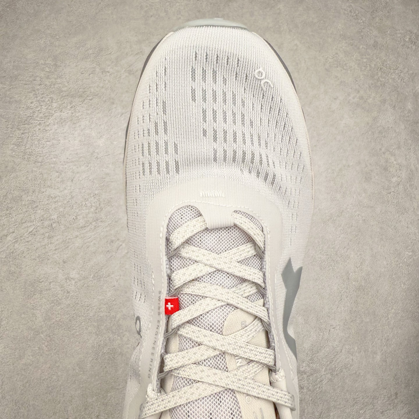 图片[4]-On Cloudmonster 2 昂跑减震生活休闲鞋 此运动品牌 开创于2010年 缓震着陆、强效回弹、轻柔质感的设计构思始终是ON研制关键 与此同时基于“为全球提供革新性的跑步感受”信念 陆续推出了多款跑鞋及其以专业运动人体跑步工程学为设计关键的功能性跑步服饰设备 让跑者不费力气地畅快畅跑 尺码：36 36.5 37.5 38 38.5 39 40 40.5 41 42 42.5 43 44 44.5 45-选品中心