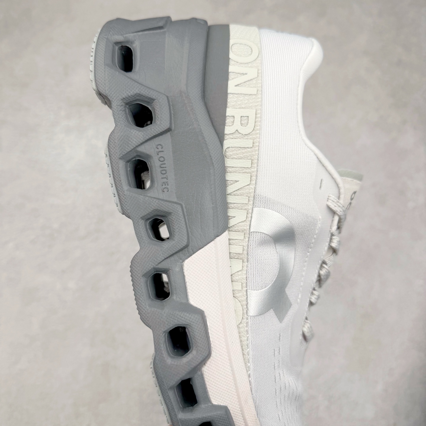 图片[6]-On Cloudmonster 2 昂跑减震生活休闲鞋 此运动品牌 开创于2010年 缓震着陆、强效回弹、轻柔质感的设计构思始终是ON研制关键 与此同时基于“为全球提供革新性的跑步感受”信念 陆续推出了多款跑鞋及其以专业运动人体跑步工程学为设计关键的功能性跑步服饰设备 让跑者不费力气地畅快畅跑 尺码：36 36.5 37.5 38 38.5 39 40 40.5 41 42 42.5 43 44 44.5 45-选品中心