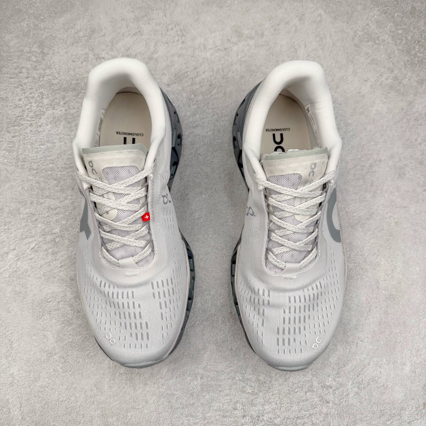 图片[2]-On Cloudmonster 2 昂跑减震生活休闲鞋 此运动品牌 开创于2010年 缓震着陆、强效回弹、轻柔质感的设计构思始终是ON研制关键 与此同时基于“为全球提供革新性的跑步感受”信念 陆续推出了多款跑鞋及其以专业运动人体跑步工程学为设计关键的功能性跑步服饰设备 让跑者不费力气地畅快畅跑 尺码：36 36.5 37.5 38 38.5 39 40 40.5 41 42 42.5 43 44 44.5 45-选品中心