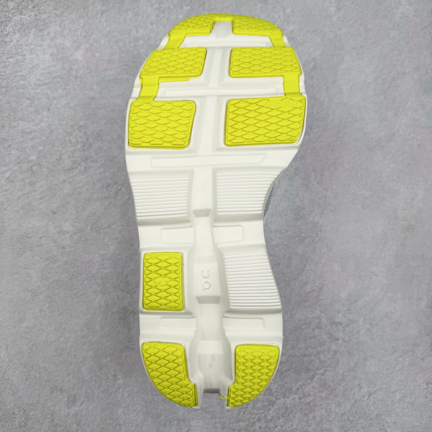 图片[9]-On Cloudmonster 2 昂跑减震生活休闲鞋 此运动品牌 开创于2010年 缓震着陆、强效回弹、轻柔质感的设计构思始终是ON研制关键 与此同时基于“为全球提供革新性的跑步感受”信念 陆续推出了多款跑鞋及其以专业运动人体跑步工程学为设计关键的功能性跑步服饰设备 让跑者不费力气地畅快畅跑 尺码：36 36.5 37.5 38 38.5 39 40 40.5 41 42 42.5 43 44 44.5 45-选品中心