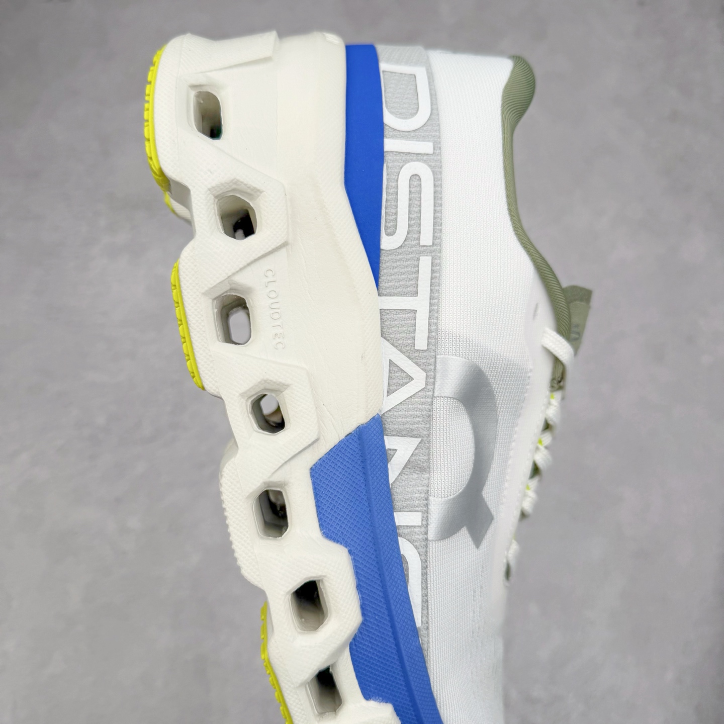 图片[6]-On Cloudmonster 2 昂跑减震生活休闲鞋 此运动品牌 开创于2010年 缓震着陆、强效回弹、轻柔质感的设计构思始终是ON研制关键 与此同时基于“为全球提供革新性的跑步感受”信念 陆续推出了多款跑鞋及其以专业运动人体跑步工程学为设计关键的功能性跑步服饰设备 让跑者不费力气地畅快畅跑 尺码：36 36.5 37.5 38 38.5 39 40 40.5 41 42 42.5 43 44 44.5 45-选品中心