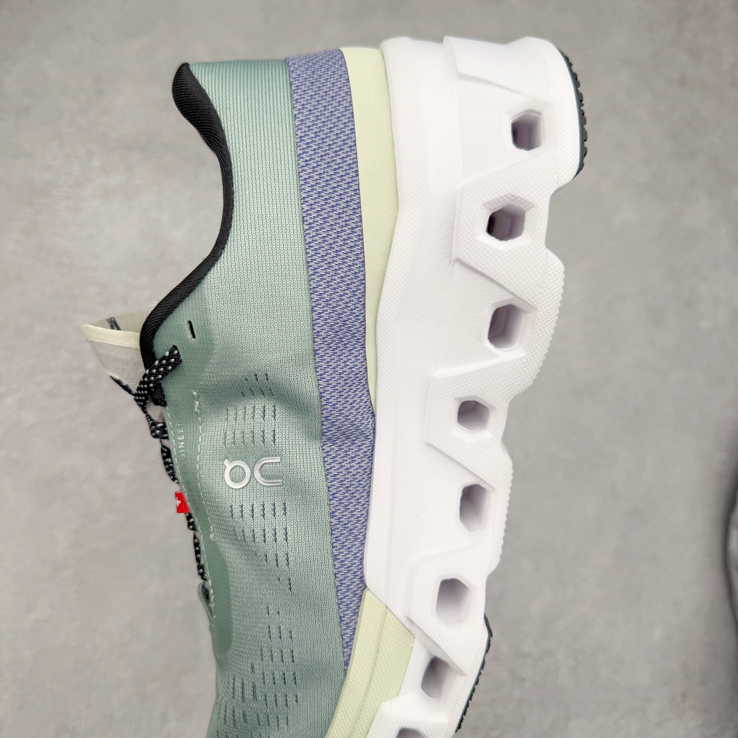 图片[7]-On Cloudmonster 2 昂跑减震生活休闲鞋 此运动品牌 开创于2010年 缓震着陆、强效回弹、轻柔质感的设计构思始终是ON研制关键 与此同时基于“为全球提供革新性的跑步感受”信念 陆续推出了多款跑鞋及其以专业运动人体跑步工程学为设计关键的功能性跑步服饰设备 让跑者不费力气地畅快畅跑 尺码：36 36.5 37.5 38 38.5 39 40 40.5 41 42 42.5 43 44 44.5 45-选品中心