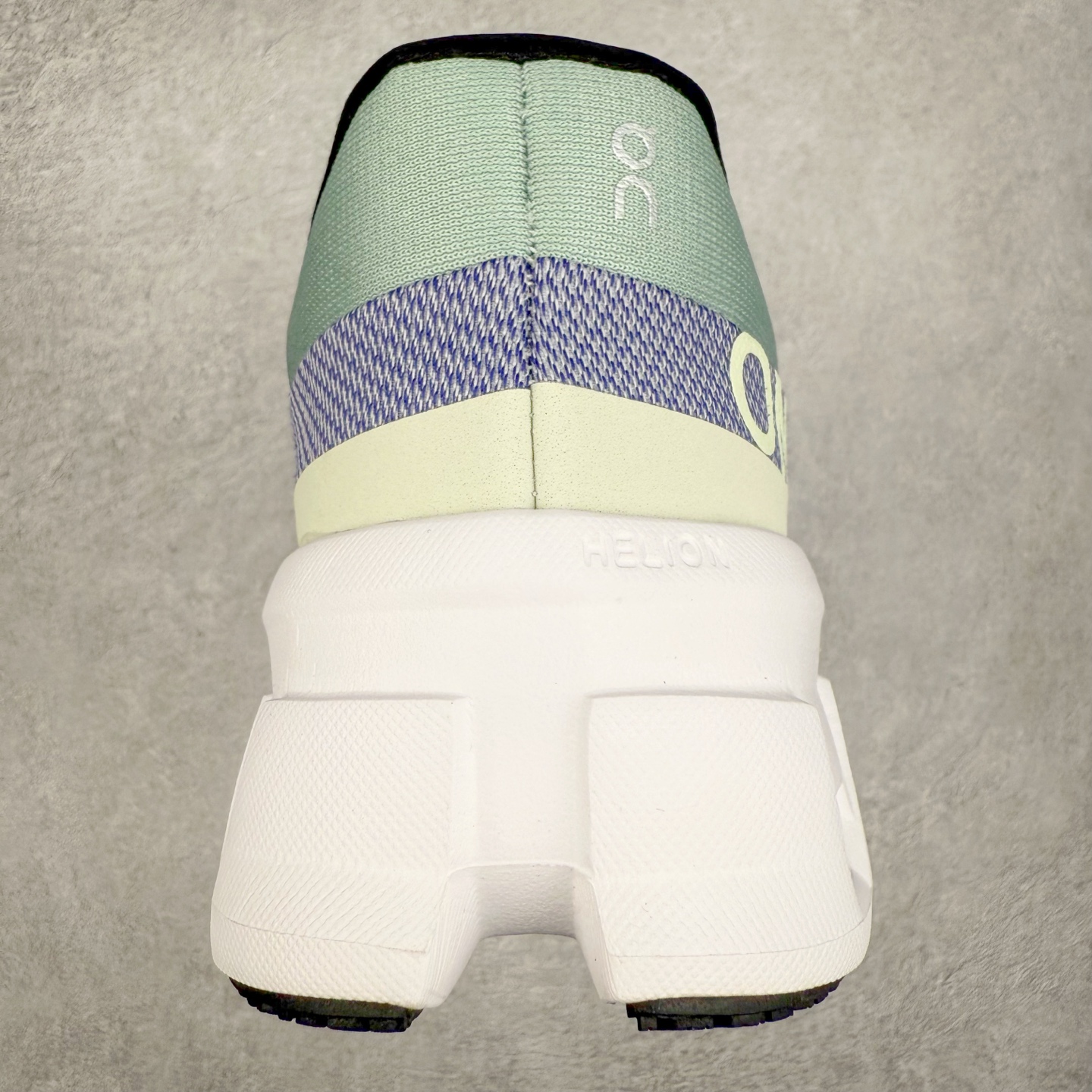 图片[8]-On Cloudmonster 2 昂跑减震生活休闲鞋 此运动品牌 开创于2010年 缓震着陆、强效回弹、轻柔质感的设计构思始终是ON研制关键 与此同时基于“为全球提供革新性的跑步感受”信念 陆续推出了多款跑鞋及其以专业运动人体跑步工程学为设计关键的功能性跑步服饰设备 让跑者不费力气地畅快畅跑 尺码：36 36.5 37.5 38 38.5 39 40 40.5 41 42 42.5 43 44 44.5 45-选品中心