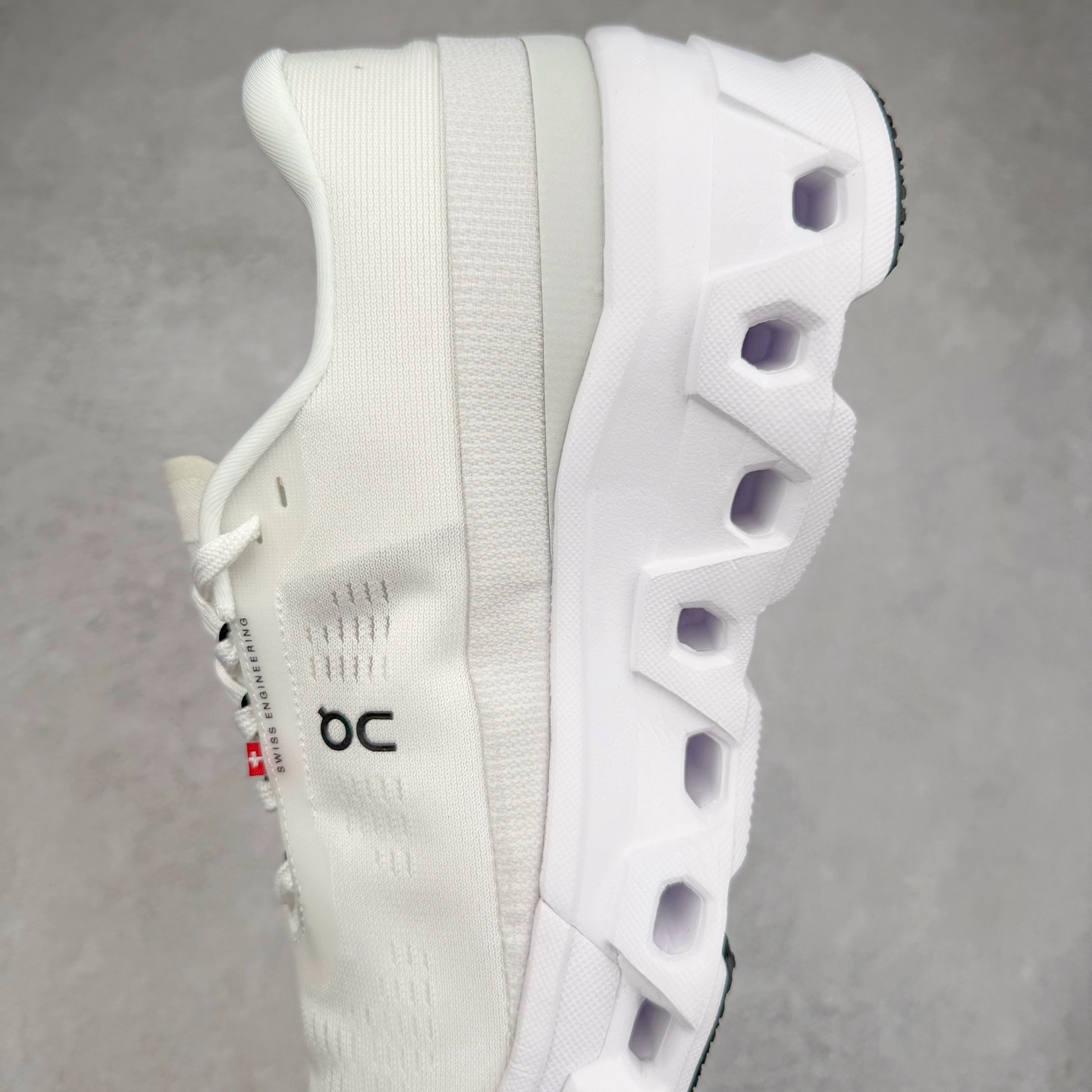 图片[7]-On Cloudmonster 2 昂跑减震生活休闲鞋 此运动品牌 开创于2010年 缓震着陆、强效回弹、轻柔质感的设计构思始终是ON研制关键 与此同时基于“为全球提供革新性的跑步感受”信念 陆续推出了多款跑鞋及其以专业运动人体跑步工程学为设计关键的功能性跑步服饰设备 让跑者不费力气地畅快畅跑 尺码：36 36.5 37.5 38 38.5 39 40 40.5 41 42 42.5 43 44 44.5 45-选品中心