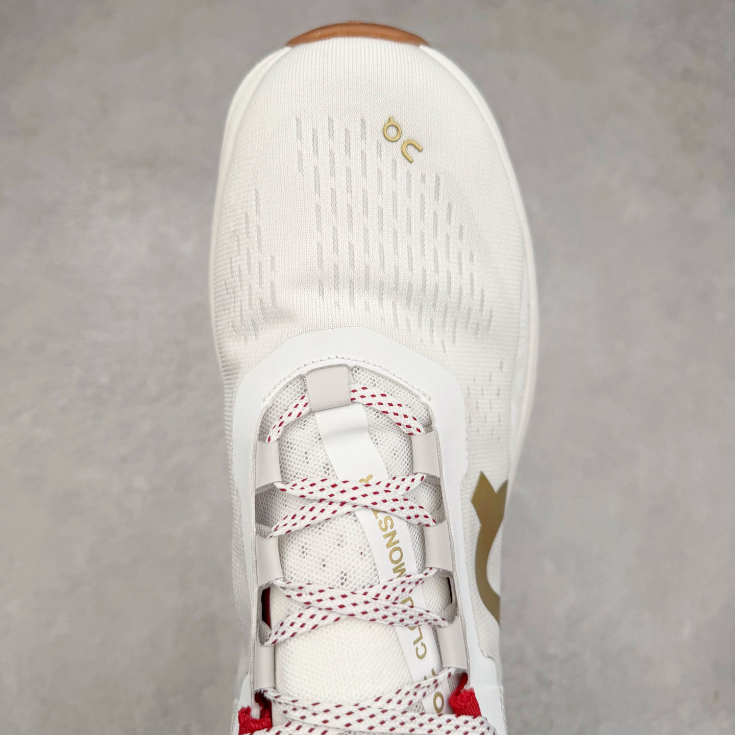 图片[4]-On Cloudmonster 2 昂跑减震生活休闲鞋 此运动品牌 开创于2010年 缓震着陆、强效回弹、轻柔质感的设计构思始终是ON研制关键 与此同时基于“为全球提供革新性的跑步感受”信念 陆续推出了多款跑鞋及其以专业运动人体跑步工程学为设计关键的功能性跑步服饰设备 让跑者不费力气地畅快畅跑 尺码：36 36.5 37.5 38 38.5 39 40 40.5 41 42 42.5 43 44 44.5 45-选品中心