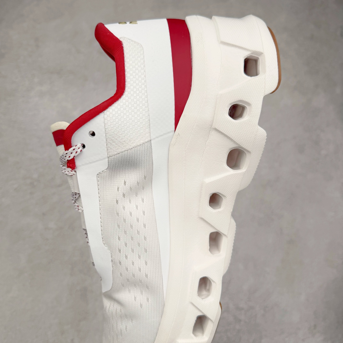 图片[7]-On Cloudmonster 2 昂跑减震生活休闲鞋 此运动品牌 开创于2010年 缓震着陆、强效回弹、轻柔质感的设计构思始终是ON研制关键 与此同时基于“为全球提供革新性的跑步感受”信念 陆续推出了多款跑鞋及其以专业运动人体跑步工程学为设计关键的功能性跑步服饰设备 让跑者不费力气地畅快畅跑 尺码：36 36.5 37.5 38 38.5 39 40 40.5 41 42 42.5 43 44 44.5 45-选品中心