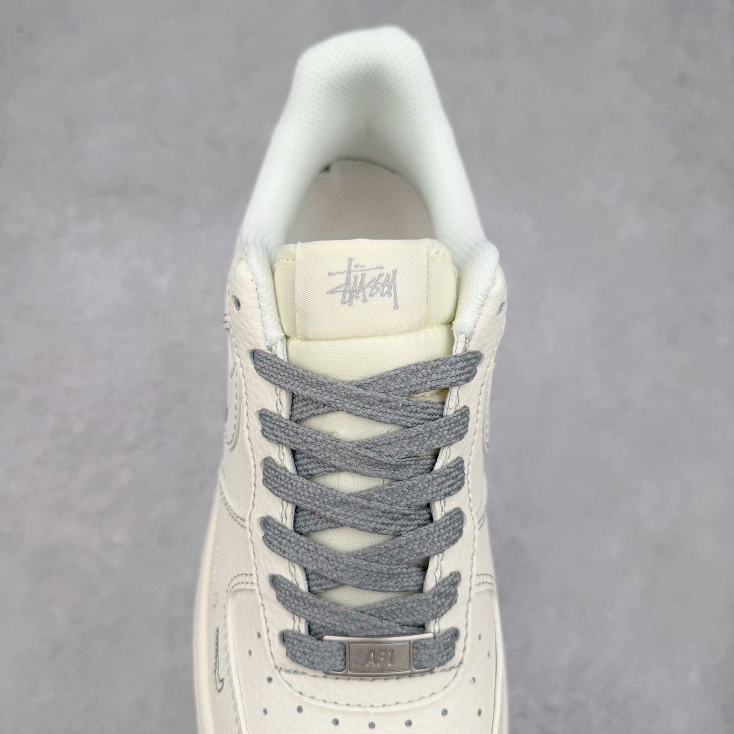 图片[5]-NK Air Force 1´07 Low 空军一号低帮百搭休闲运动板鞋 HH7518-064 柔软、弹性十足的缓震性能和出色的中底设计 横跨复古与现代的外型结合 造就出风靡全球 三十多年的Force 1 直到今天还深受青睐 实拍调校N版已经零色差零失真 百分百还原实物色彩所见即所得 不存在货不对板色差等低级问题 选购参考实物拍摄 不混卖不参货 只用心做好货严格选品 承诺混一赔十 尺码：36 36.5 37.5 38 38.5 39 40 40.5 41 42 42.5 43 44 44.5 45-选品中心