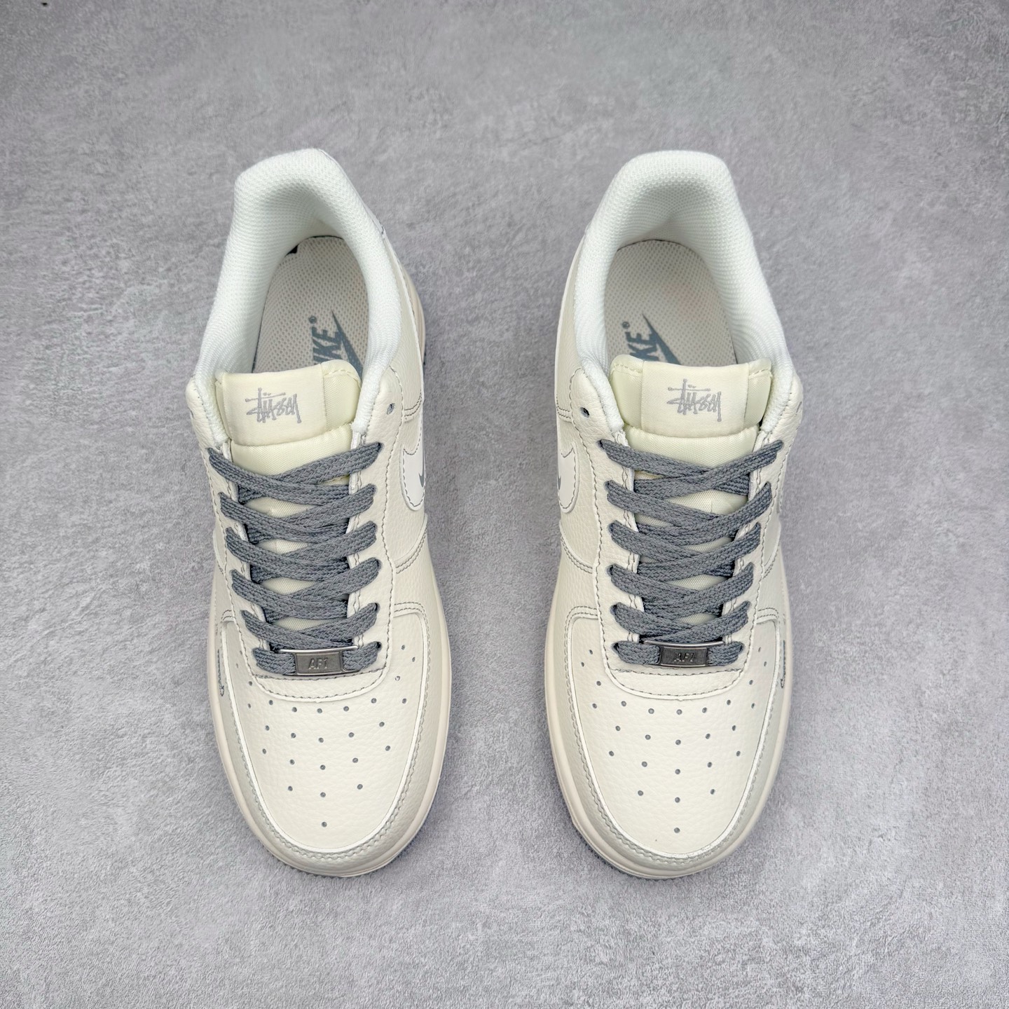 图片[2]-NK Air Force 1´07 Low 空军一号低帮百搭休闲运动板鞋 HH7518-064 柔软、弹性十足的缓震性能和出色的中底设计 横跨复古与现代的外型结合 造就出风靡全球 三十多年的Force 1 直到今天还深受青睐 实拍调校N版已经零色差零失真 百分百还原实物色彩所见即所得 不存在货不对板色差等低级问题 选购参考实物拍摄 不混卖不参货 只用心做好货严格选品 承诺混一赔十 尺码：36 36.5 37.5 38 38.5 39 40 40.5 41 42 42.5 43 44 44.5 45-选品中心