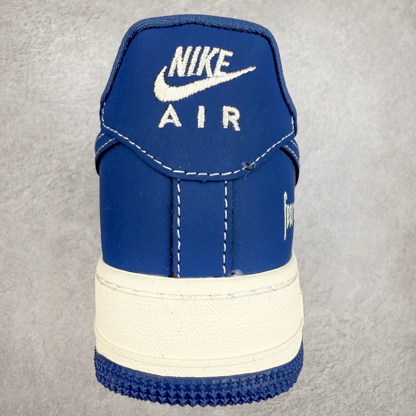 图片[8]-NK Air Force 1´07 Low 空军一号低帮百搭休闲运动板鞋 KK1988-079 柔软、弹性十足的缓震性能和出色的中底设计 横跨复古与现代的外型结合 造就出风靡全球 三十多年的Force 1 直到今天还深受青睐 实拍调校N版已经零色差零失真 百分百还原实物色彩所见即所得 不存在货不对板色差等低级问题 选购参考实物拍摄 不混卖不参货 只用心做好货严格选品 承诺混一赔十 尺码：36 36.5 37.5 38 38.5 39 40 40.5 41 42 42.5 43 44 44.5 45-选品中心