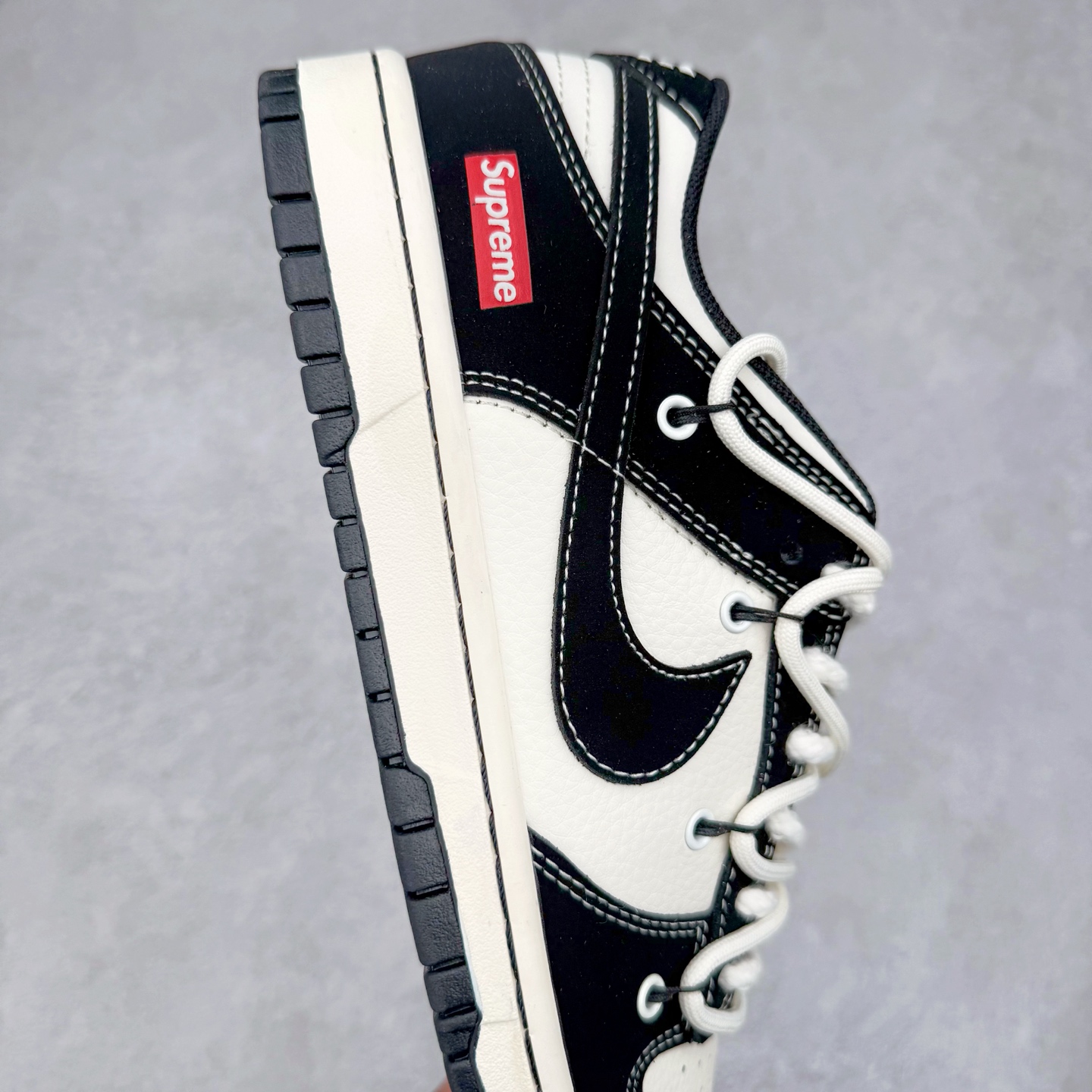 图片[6]-NK Dunk Low 定制配色 YX5066-280 大厂出品 极力推荐 原装头层材料 独家版型蒸餾加工帶來的是更好的视觉和脚感体验大厂纯原品质出货 清洁度 电绣工艺 皮料切割干净无任何毛边 细节完美 实拍调校N版已经零色差零失真 百分百还原实物色彩所见即所得 不存在货不对板色差等低级问题 选购参考实物拍摄 不混卖不参货 只用心做好货严格选品 承诺混一赔十 尺码：36 36.5 37.5 38 38.5 39 40 40.5 41 42 42.5 43 44 44.5 45-选品中心