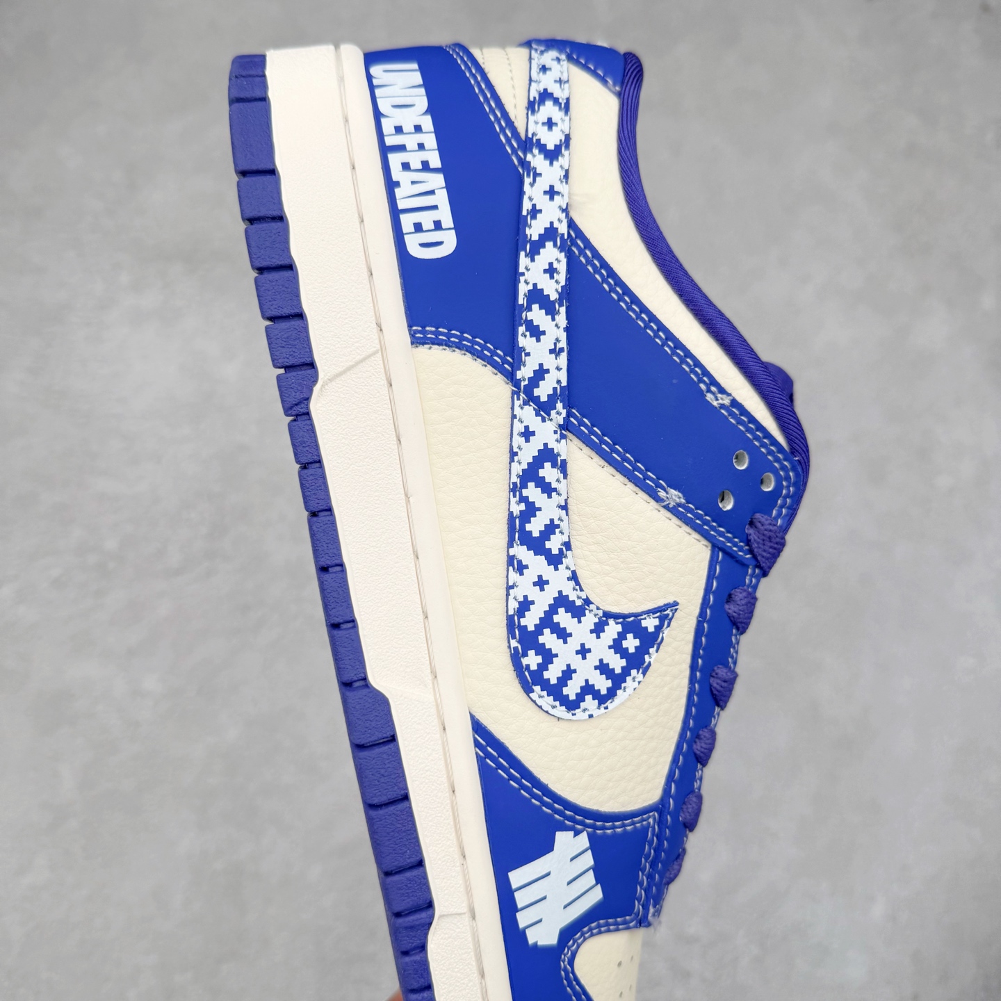 图片[6]-NK Dunk Low 定制配色 KK1333-045 大厂出品 极力推荐 原装头层材料 独家版型蒸餾加工帶來的是更好的视觉和脚感体验大厂纯原品质出货 清洁度 电绣工艺 皮料切割干净无任何毛边 细节完美 实拍调校N版已经零色差零失真 百分百还原实物色彩所见即所得 不存在货不对板色差等低级问题 选购参考实物拍摄 不混卖不参货 只用心做好货严格选品 承诺混一赔十 尺码：36 36.5 37.5 38 38.5 39 40 40.5 41 42 42.5 43 44 44.5 45-选品中心