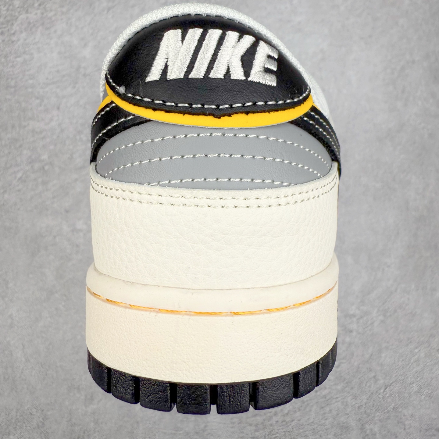 图片[8]-NK Dunk Low 定制配色 XX3168-166 大厂出品 极力推荐 原装头层材料 独家版型蒸餾加工帶來的是更好的视觉和脚感体验大厂纯原品质出货 清洁度 电绣工艺 皮料切割干净无任何毛边 细节完美 实拍调校N版已经零色差零失真 百分百还原实物色彩所见即所得 不存在货不对板色差等低级问题 选购参考实物拍摄 不混卖不参货 只用心做好货严格选品 承诺混一赔十 尺码：36 36.5 37.5 38 38.5 39 40 40.5 41 42 42.5 43 44 44.5 45-选品中心