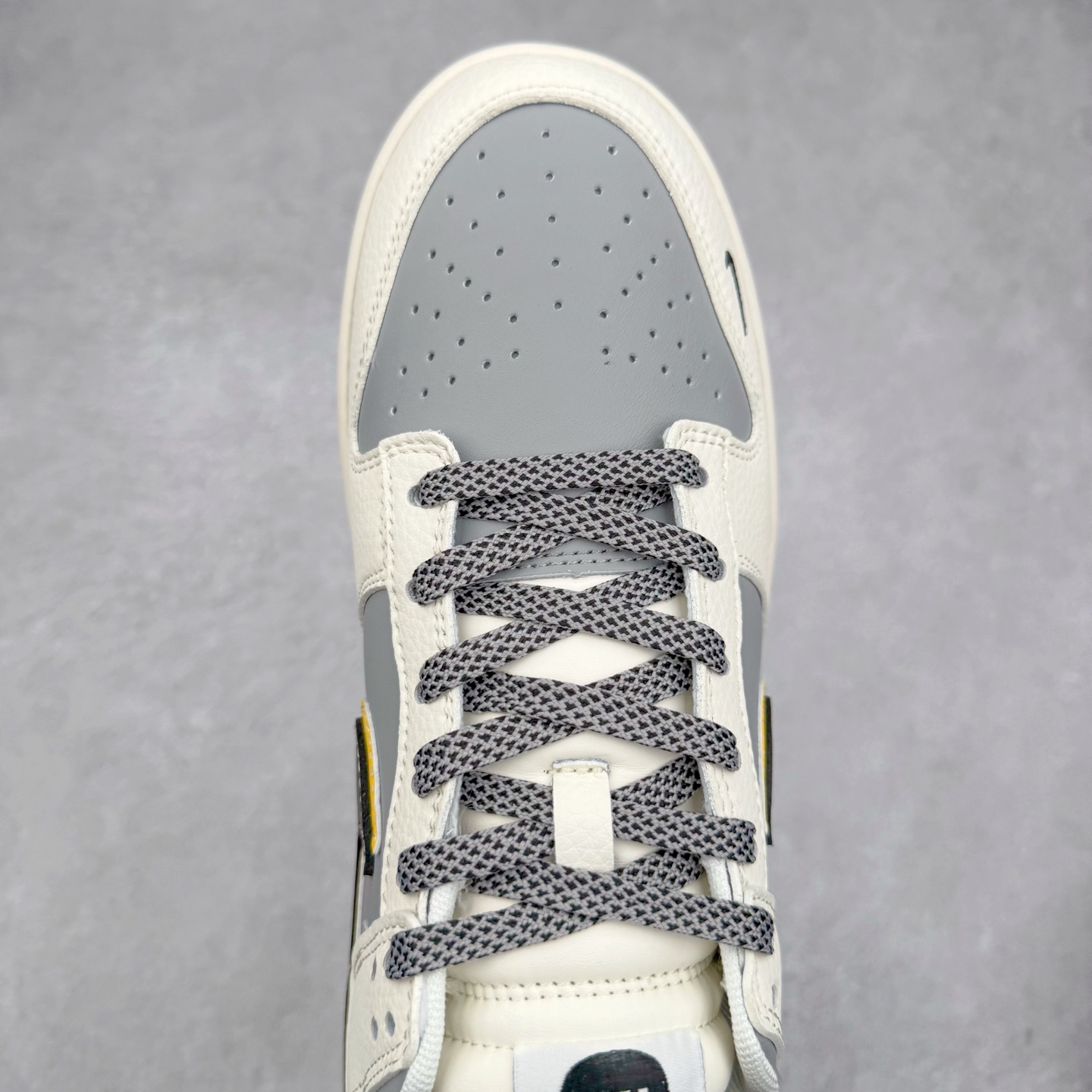 图片[4]-NK Dunk Low 定制配色 XX3168-166 大厂出品 极力推荐 原装头层材料 独家版型蒸餾加工帶來的是更好的视觉和脚感体验大厂纯原品质出货 清洁度 电绣工艺 皮料切割干净无任何毛边 细节完美 实拍调校N版已经零色差零失真 百分百还原实物色彩所见即所得 不存在货不对板色差等低级问题 选购参考实物拍摄 不混卖不参货 只用心做好货严格选品 承诺混一赔十 尺码：36 36.5 37.5 38 38.5 39 40 40.5 41 42 42.5 43 44 44.5 45-选品中心