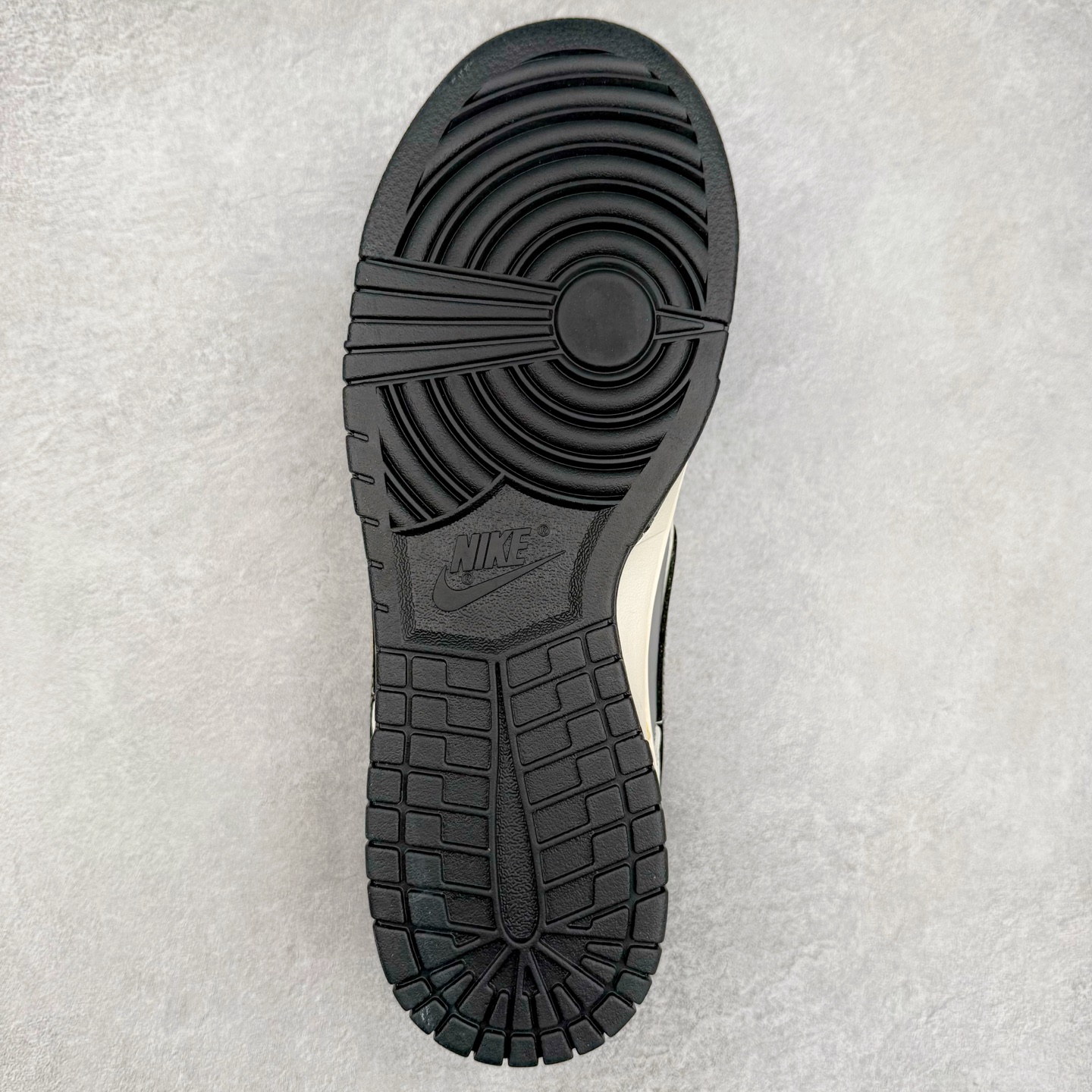 图片[9]-NK Dunk Low 定制配色 XX3168-166 大厂出品 极力推荐 原装头层材料 独家版型蒸餾加工帶來的是更好的视觉和脚感体验大厂纯原品质出货 清洁度 电绣工艺 皮料切割干净无任何毛边 细节完美 实拍调校N版已经零色差零失真 百分百还原实物色彩所见即所得 不存在货不对板色差等低级问题 选购参考实物拍摄 不混卖不参货 只用心做好货严格选品 承诺混一赔十 尺码：36 36.5 37.5 38 38.5 39 40 40.5 41 42 42.5 43 44 44.5 45-选品中心