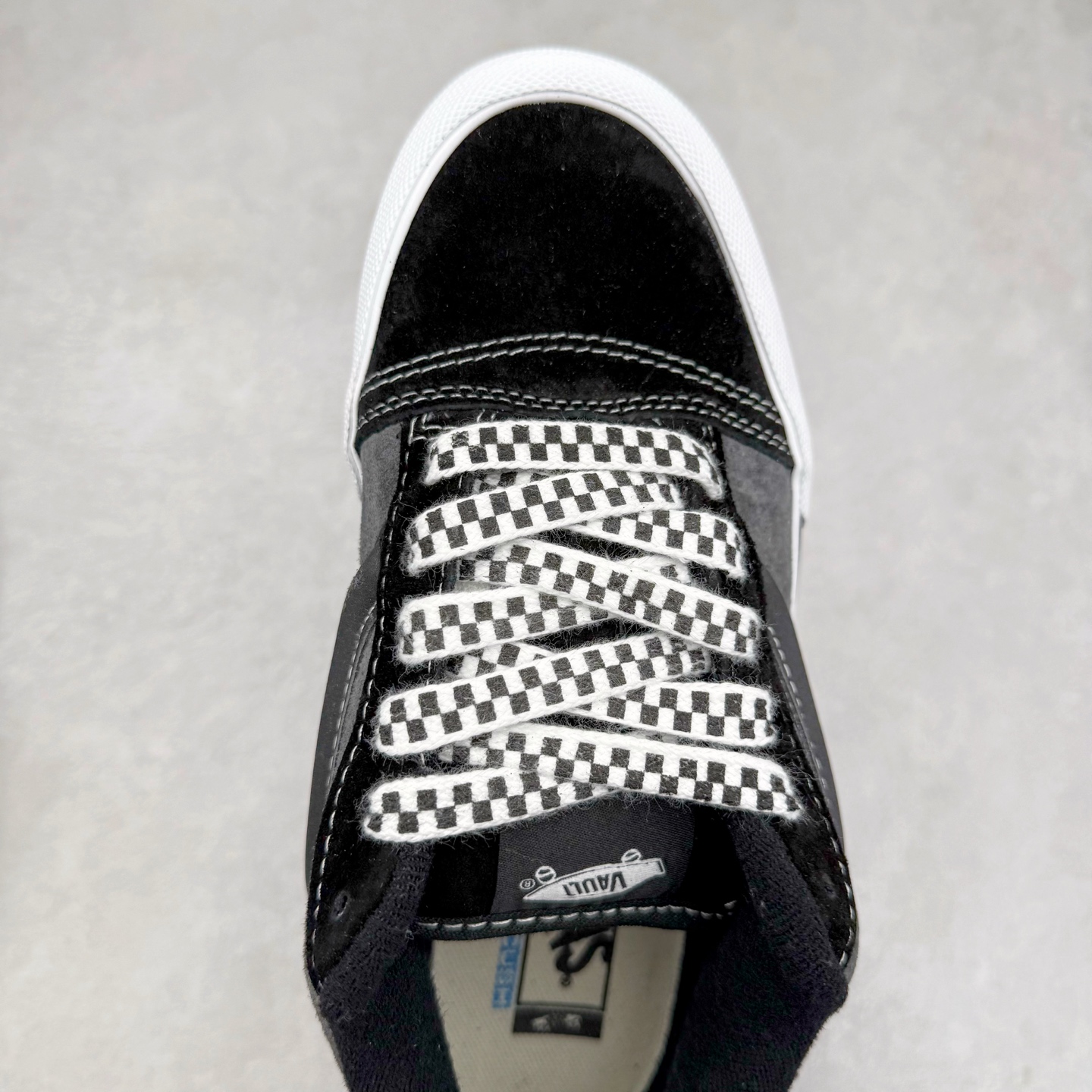 图片[4]-Vans Knu Skool VLT 黑白 官方新款 复古休闲胖胖面包鞋 肥胖版大LOGO原版全皮猪八面料 货号：VN0007QDQJM 尺码：35 36 36.5 37 38 38.5 39 40 40.5 41 42 42.5 43 44 工艺：硫化1：1（重量1：1、真标、原钢印、材质标、鞋型标、合格证）-选品中心