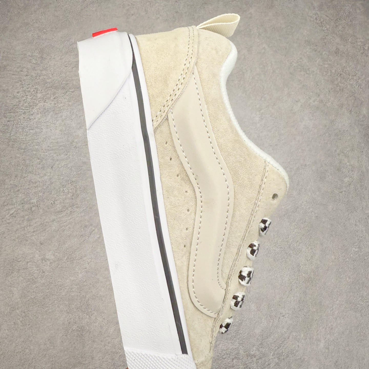 图片[6]-Vans Knu Skool VLT 白黑 官方新款 复古休闲胖胖面包鞋 肥胖版大LOGO原版全皮猪八面料 货号：VN0007QDQJM 尺码：35 36 36.5 37 38 38.5 39 40 40.5 41 42 42.5 43 44 工艺：硫化1：1（重量1：1、真标、原钢印、材质标、鞋型标、合格证）-选品中心