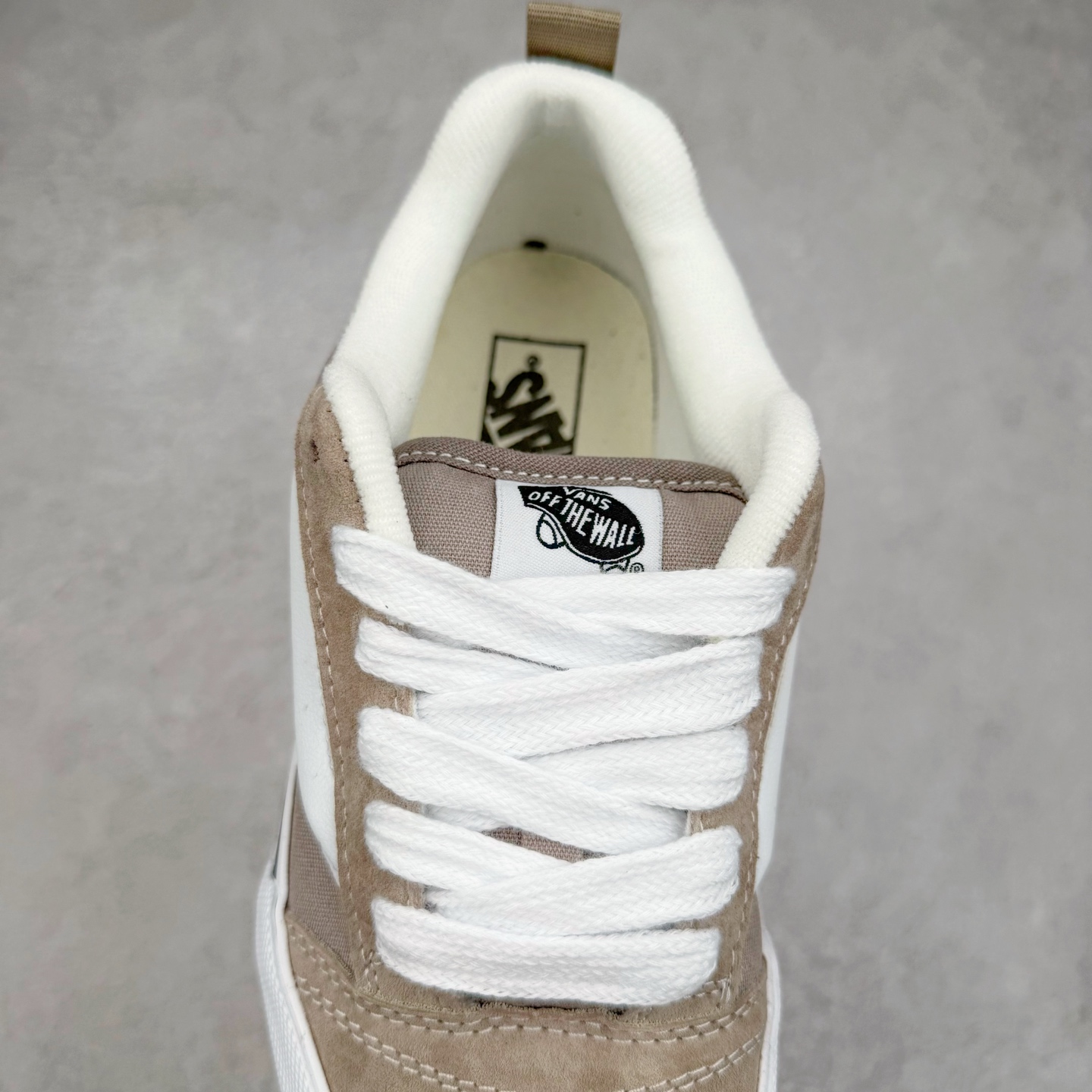 图片[5]-Vans Knu Skool 卡其灰 肥胖版立体大Logo 加厚鞋舌 低帮复古休闲硫化面包鞋 尺码：35 36 36.5 37 38 38.5 39 40 40.5 41 42 42.5 43 44 45 工艺：硫化1：1（重量1：1、真标、原钢印、材质标、鞋型标、合格证）-选品中心