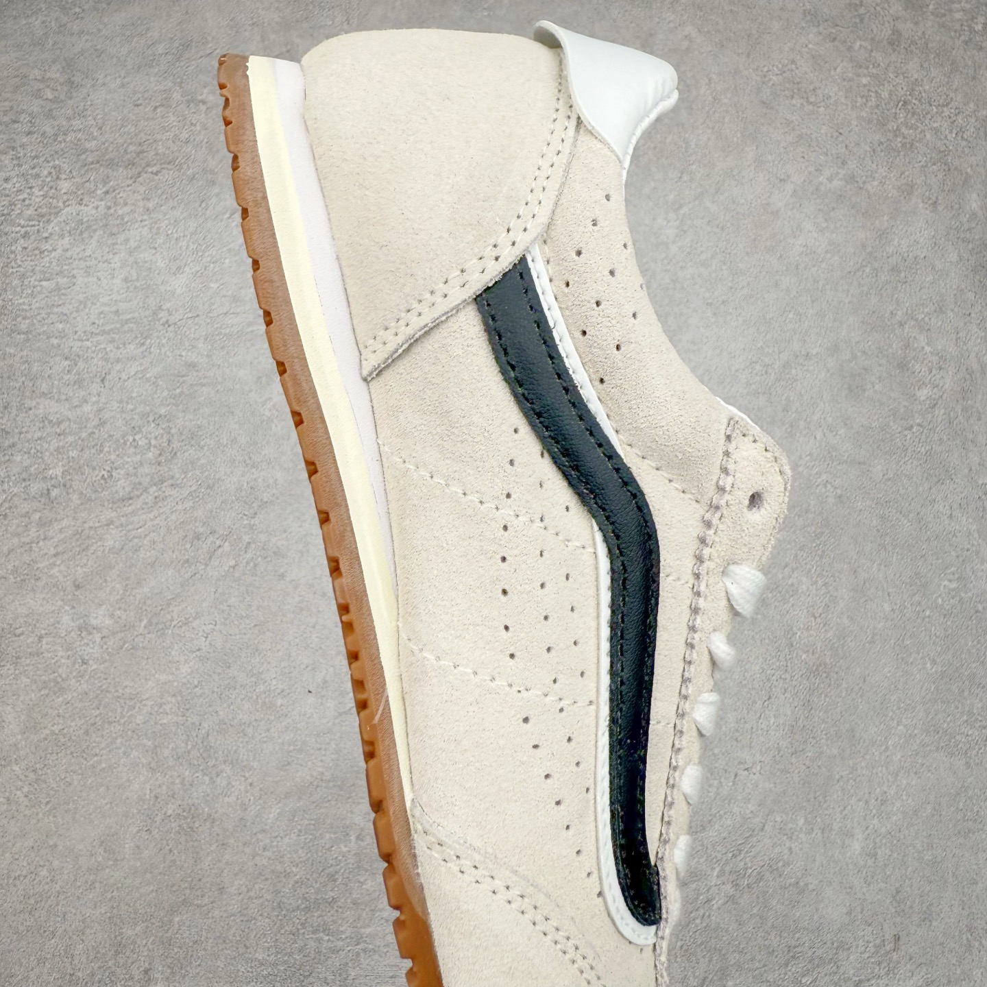 图片[6]-Vans Super Low Pro 米白蓝 官方新款 复古薄底德训鞋系列 以经典Vans Serio为灵感，氛围感樱花粉，与春日街头适配度拉满，一脚踩进浅浅春色。华夫大底搭上 EVA 泡棉科技，脚感舒适怎么Live都生动，轻盈出门！ 货号：VN000D83O3N 尺码：35 36 36.5 37 38 38.5 39 40-选品中心