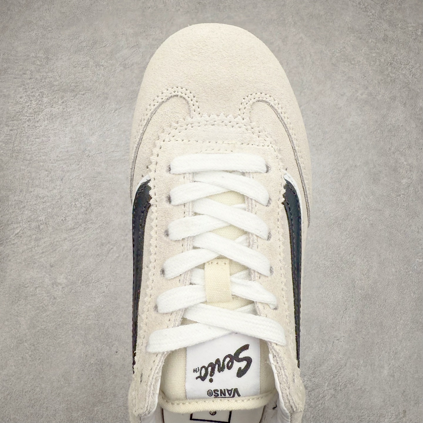 图片[4]-Vans Super Low Pro 米白蓝 官方新款 复古薄底德训鞋系列 以经典Vans Serio为灵感，氛围感樱花粉，与春日街头适配度拉满，一脚踩进浅浅春色。华夫大底搭上 EVA 泡棉科技，脚感舒适怎么Live都生动，轻盈出门！ 货号：VN000D83O3N 尺码：35 36 36.5 37 38 38.5 39 40-选品中心