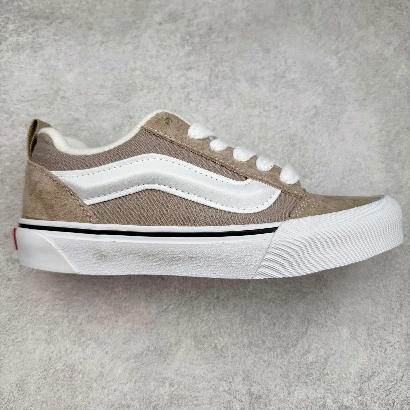 Vans Knu Skool 卡其灰 肥胖版立体大Logo 加厚鞋舌 低帮复古休闲硫化面包鞋 尺码:35 36 36.5 37 38 38.5 39 40 40.5 41 42 42.5 43 44 45 工艺:硫化1:1(重量1:1、真标、原钢印、材质标、鞋型标、合格证)-选品中心