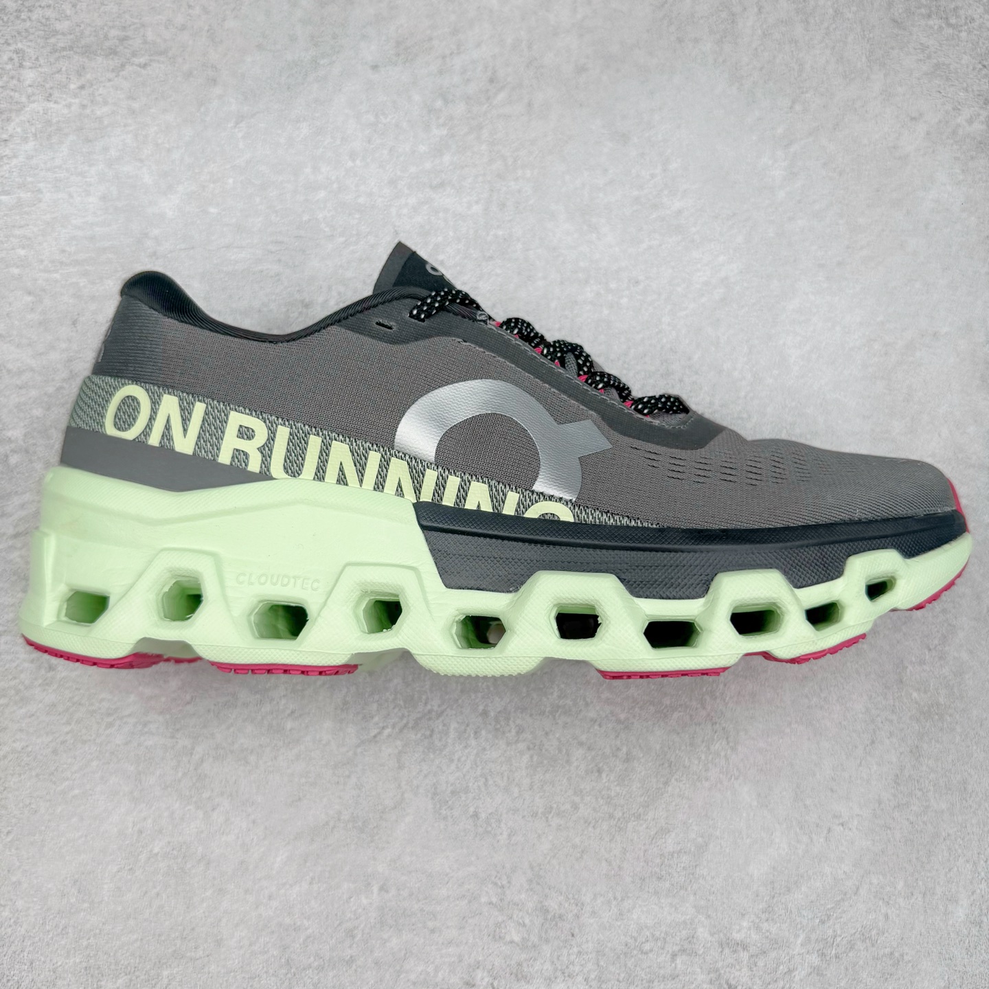 图片[8]-On Cloudmonster 2 昂跑减震生活休闲鞋 此运动品牌 开创于2010年 缓震着陆、强效回弹、轻柔质感的设计构思始终是ON研制关键 与此同时基于“为全球提供革新性的跑步感受”信念 陆续推出了多款跑鞋及其以专业运动人体跑步工程学为设计关键的功能性跑步服饰设备 让跑者不费力气地畅快畅跑 尺码：36 36.5 37.5 38 38.5 39 40 40.5 41 42 42.5 43 44 44.5 45-选品中心