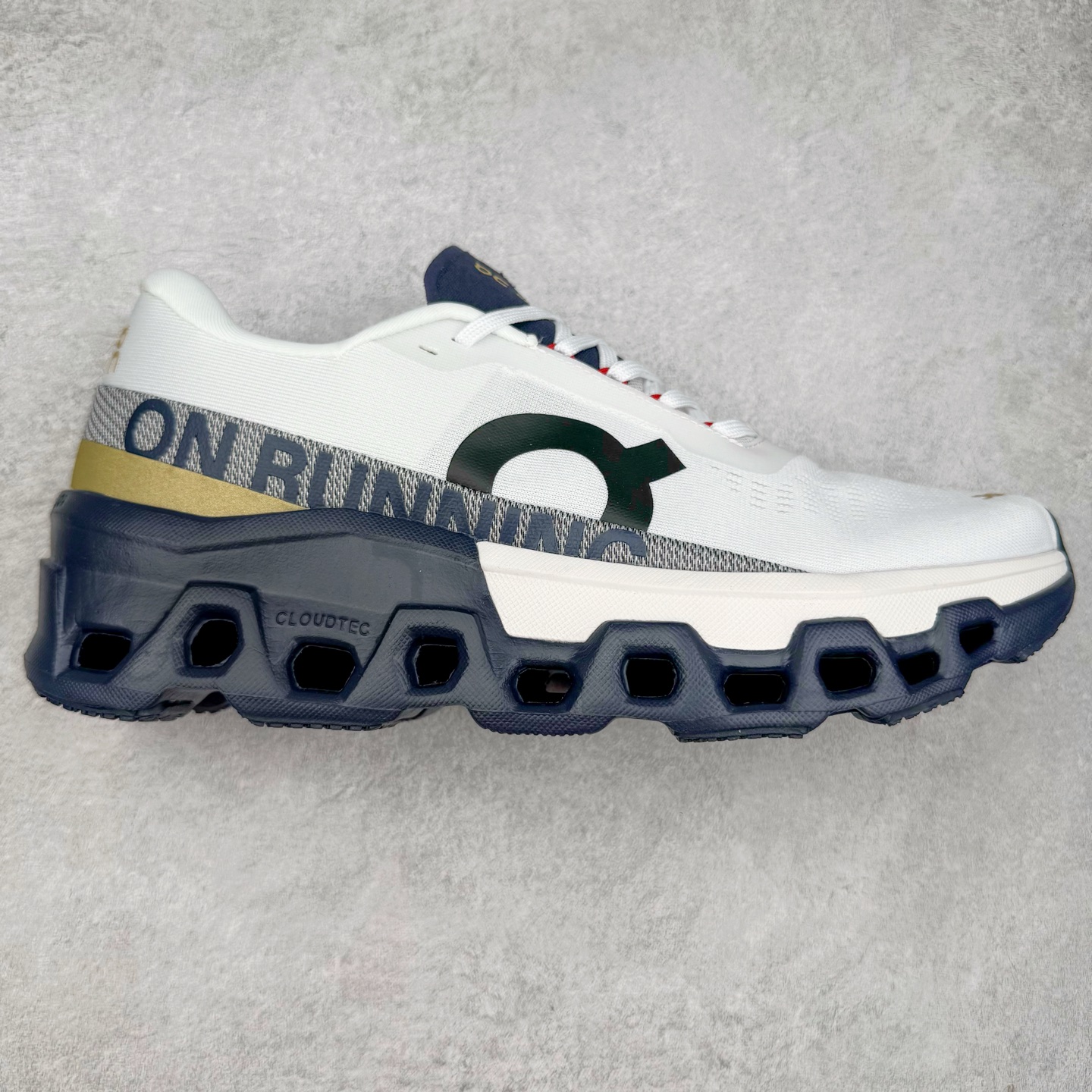 图片[2]-On Cloudmonster 2 昂跑减震生活休闲鞋 此运动品牌 开创于2010年 缓震着陆、强效回弹、轻柔质感的设计构思始终是ON研制关键 与此同时基于“为全球提供革新性的跑步感受”信念 陆续推出了多款跑鞋及其以专业运动人体跑步工程学为设计关键的功能性跑步服饰设备 让跑者不费力气地畅快畅跑 尺码：36 36.5 37.5 38 38.5 39 40 40.5 41 42 42.5 43 44 44.5 45-选品中心