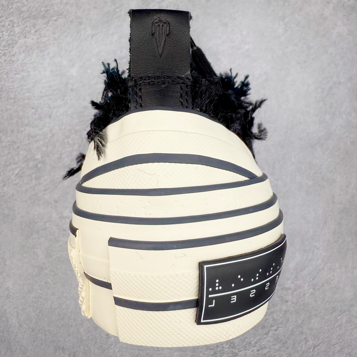 图片[8]-＃纯原 xVESSEL G.O.P. Low 全硫化乞丐鞋 吴建豪主理品牌 解构重叠厚底软木低帮硫化板鞋 全配色原鞋开发 支持对比 细节 工艺 等.. 当前市售最高版本 正确半贴合鞋标工艺 正确鞋头上翘整体楦型 原厂12蛊司厚实舒适帆布面料 面料工序需要通过三次水洗 散落自然杂乱流苏做旧复古效果 支持NFC网页编码识别 升级厚实软木塞内底 纯手工贴合多重围条硫化工艺 原鞋包装 原鞋代码鞋标完全一致 市面顶级毒盒版本 工艺细节 全网络能覆盖到的地方最强 至今无别的工厂能超越的品质 尺码：35 36 37 38 39 40 41 42 43 44 45-选品中心