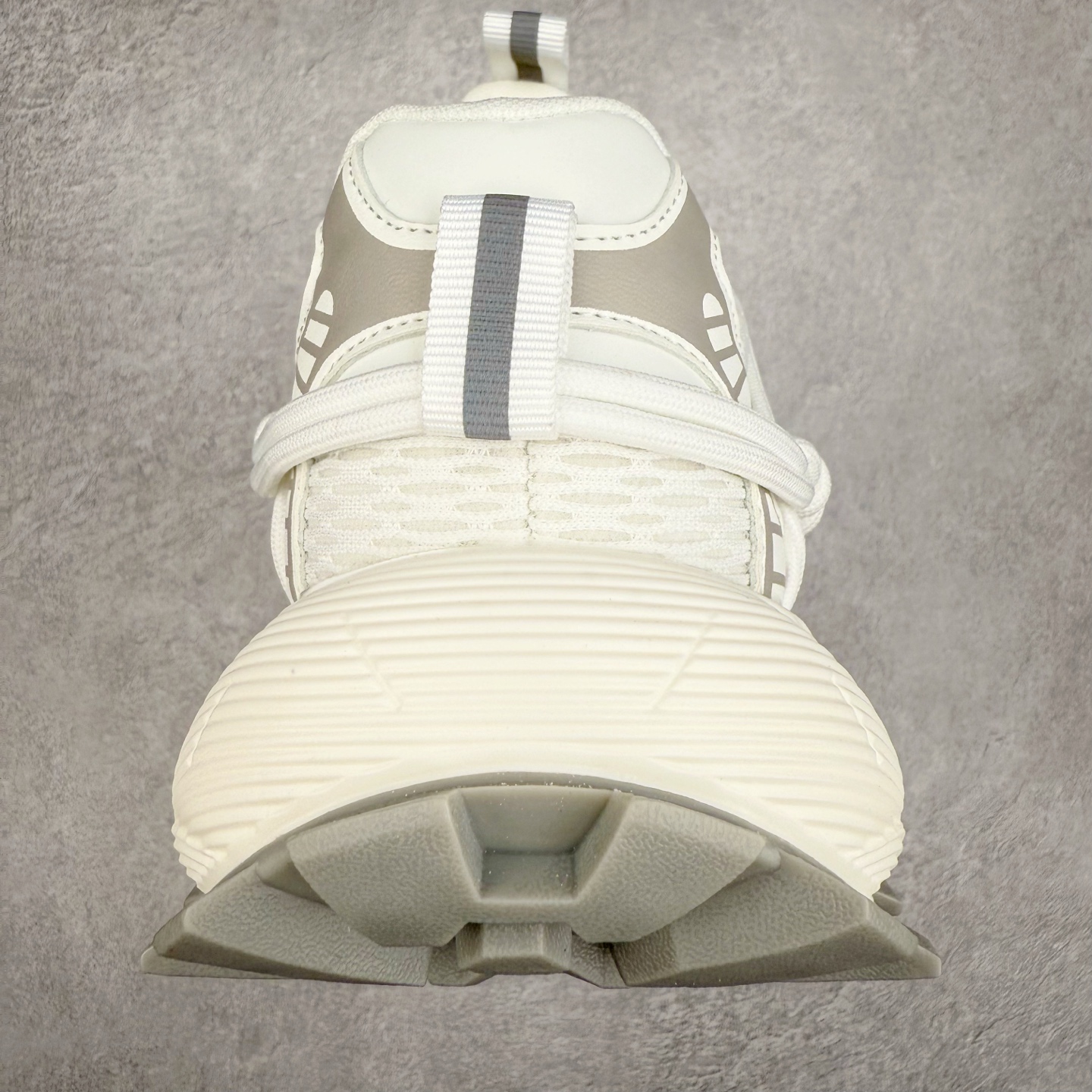 图片[8]-GG-CC Chunky Low休闲运动厚底增高老爹鞋 广东大厂出品 完美细节 25ss春季新款厚底增高 大长腿 时髦look轻松定格 不费力展现率性氛围 高档银盒 酷帅机能风不规则设计大底 双鞋带拼色造型设计 轻便舒适百搭 GGcc厚底增高简直就是小个子的快乐! 不管怎么搭都好看~ 尺码：35 36 37 38 39 40-选品中心