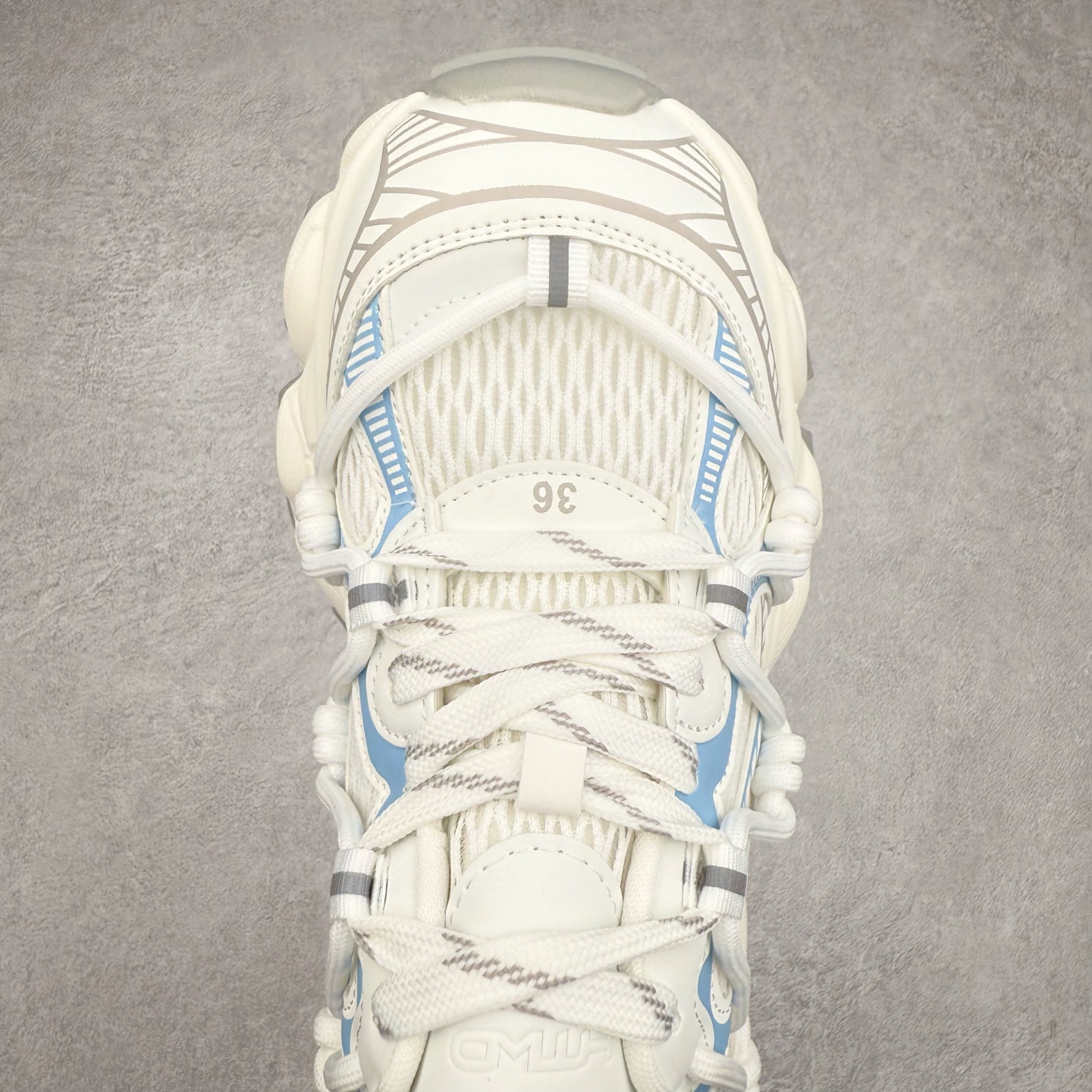 图片[4]-GG-CC Chunky Low休闲运动厚底增高老爹鞋 广东大厂出品 完美细节 25ss春季新款厚底增高 大长腿 时髦look轻松定格 不费力展现率性氛围 高档银盒 酷帅机能风不规则设计大底 双鞋带拼色造型设计 轻便舒适百搭 GGcc厚底增高简直就是小个子的快乐! 不管怎么搭都好看~ 尺码：35 36 37 38 39 40-选品中心