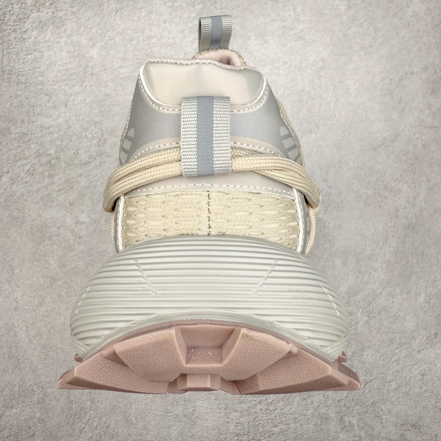 图片[8]-GG-CC Chunky Low休闲运动厚底增高老爹鞋 广东大厂出品 完美细节 25ss春季新款厚底增高 大长腿 时髦look轻松定格 不费力展现率性氛围 高档银盒 酷帅机能风不规则设计大底 双鞋带拼色造型设计 轻便舒适百搭 GGcc厚底增高简直就是小个子的快乐! 不管怎么搭都好看~ 尺码：35 36 37 38 39 40-选品中心