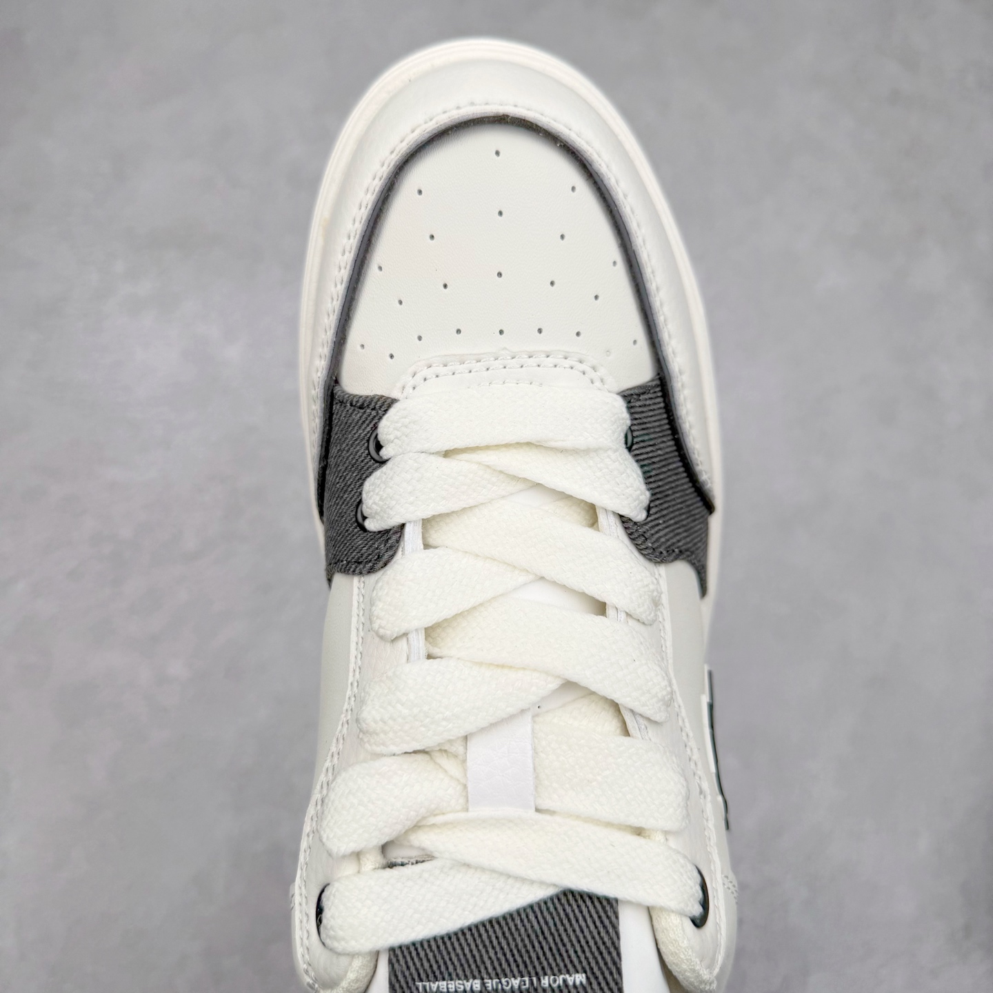 图片[4]-MLB Chunky Liner Basic 复古印花学长鞋系列低帮轻量增高厚底百搭休闲运动慢跑鞋板鞋 Korea韩国联名NY美国榄球纽约洋基队限定 韩国代购专供 全套原楦原纸板原厂数据开发 正确中底拉帮中底网布细节 平台代购专供 左脚内置芯片 韩国代购吊牌标贴 独家一比一RB+MD组合大底 高频后跟小人Logo精准对位立体饱满 正确网布加超迁鞋面 转印中底走线紧密 转印Logo工艺表层防刮不掉色 尺码：35 36 36.5 37.5 38 38.5 39 40 40.5 41 42 42.5 43 44 45-选品中心