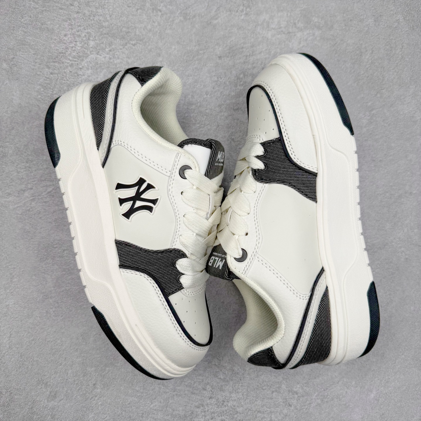 图片[3]-MLB Chunky Liner Basic 复古印花学长鞋系列低帮轻量增高厚底百搭休闲运动慢跑鞋板鞋 Korea韩国联名NY美国榄球纽约洋基队限定 韩国代购专供 全套原楦原纸板原厂数据开发 正确中底拉帮中底网布细节 平台代购专供 左脚内置芯片 韩国代购吊牌标贴 独家一比一RB+MD组合大底 高频后跟小人Logo精准对位立体饱满 正确网布加超迁鞋面 转印中底走线紧密 转印Logo工艺表层防刮不掉色 尺码：35 36 36.5 37.5 38 38.5 39 40 40.5 41 42 42.5 43 44 45-选品中心