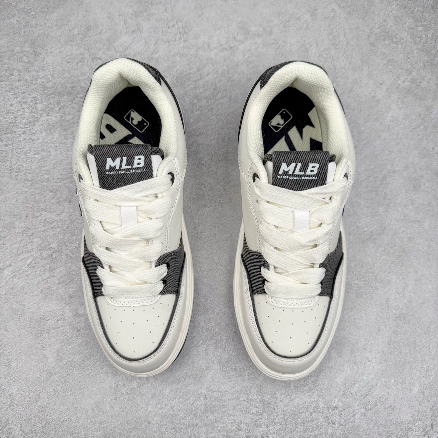 图片[2]-MLB Chunky Liner Basic 复古印花学长鞋系列低帮轻量增高厚底百搭休闲运动慢跑鞋板鞋 Korea韩国联名NY美国榄球纽约洋基队限定 韩国代购专供 全套原楦原纸板原厂数据开发 正确中底拉帮中底网布细节 平台代购专供 左脚内置芯片 韩国代购吊牌标贴 独家一比一RB+MD组合大底 高频后跟小人Logo精准对位立体饱满 正确网布加超迁鞋面 转印中底走线紧密 转印Logo工艺表层防刮不掉色 尺码：35 36 36.5 37.5 38 38.5 39 40 40.5 41 42 42.5 43 44 45-选品中心