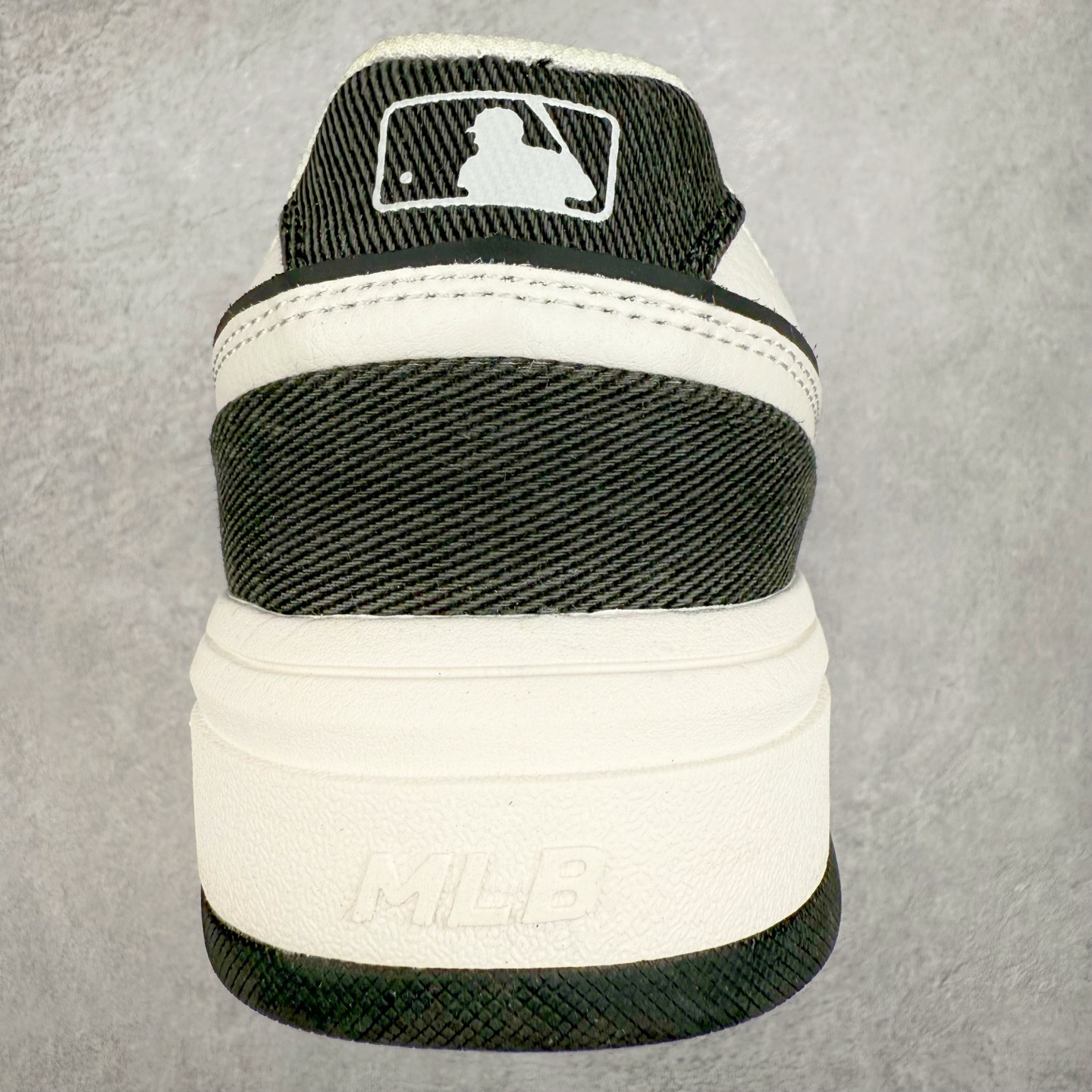 图片[8]-MLB Chunky Liner Basic 复古印花学长鞋系列低帮轻量增高厚底百搭休闲运动慢跑鞋板鞋 Korea韩国联名NY美国榄球纽约洋基队限定 韩国代购专供 全套原楦原纸板原厂数据开发 正确中底拉帮中底网布细节 平台代购专供 左脚内置芯片 韩国代购吊牌标贴 独家一比一RB+MD组合大底 高频后跟小人Logo精准对位立体饱满 正确网布加超迁鞋面 转印中底走线紧密 转印Logo工艺表层防刮不掉色 尺码：35 36 36.5 37.5 38 38.5 39 40 40.5 41 42 42.5 43 44 45-选品中心