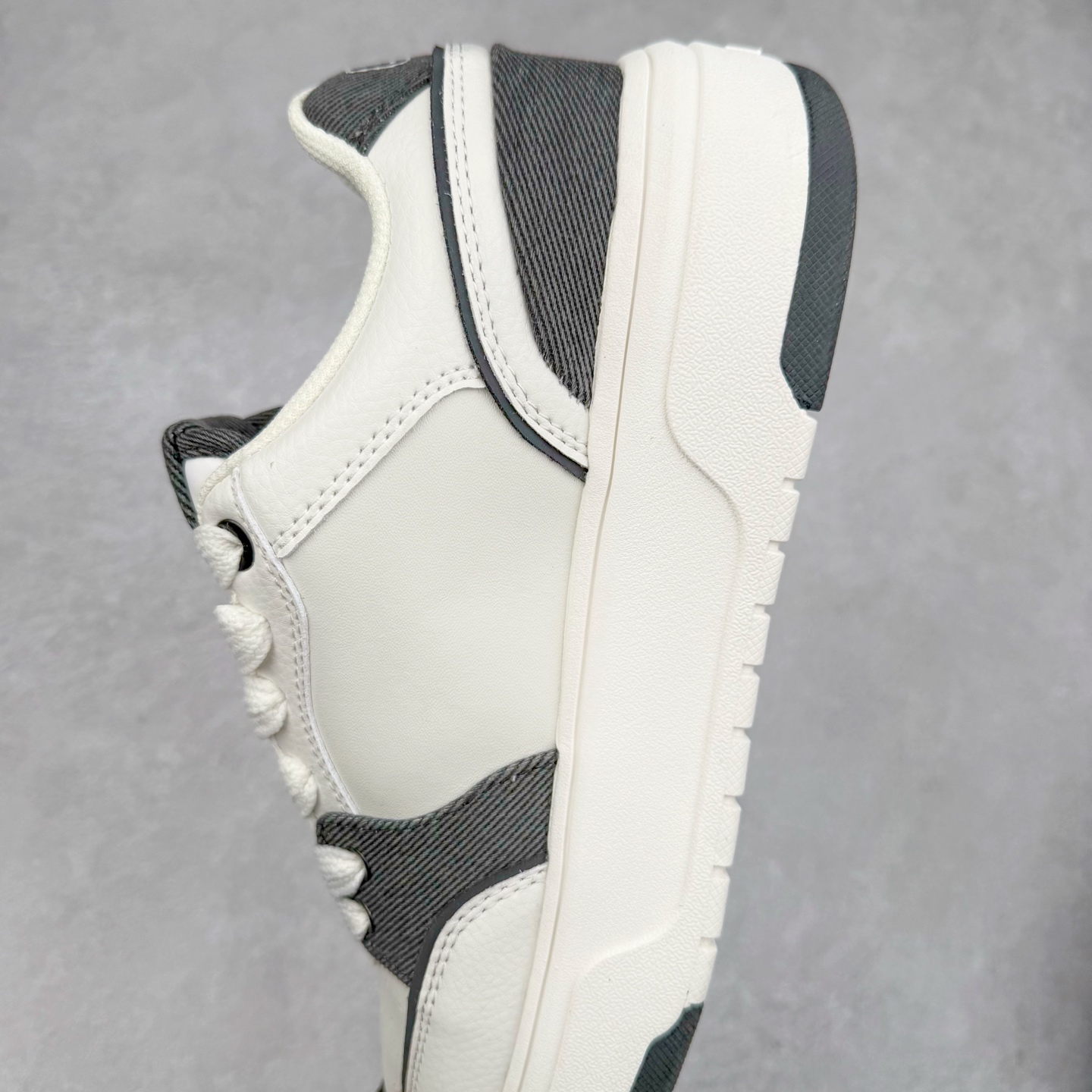 图片[7]-MLB Chunky Liner Basic 复古印花学长鞋系列低帮轻量增高厚底百搭休闲运动慢跑鞋板鞋 Korea韩国联名NY美国榄球纽约洋基队限定 韩国代购专供 全套原楦原纸板原厂数据开发 正确中底拉帮中底网布细节 平台代购专供 左脚内置芯片 韩国代购吊牌标贴 独家一比一RB+MD组合大底 高频后跟小人Logo精准对位立体饱满 正确网布加超迁鞋面 转印中底走线紧密 转印Logo工艺表层防刮不掉色 尺码：35 36 36.5 37.5 38 38.5 39 40 40.5 41 42 42.5 43 44 45-选品中心