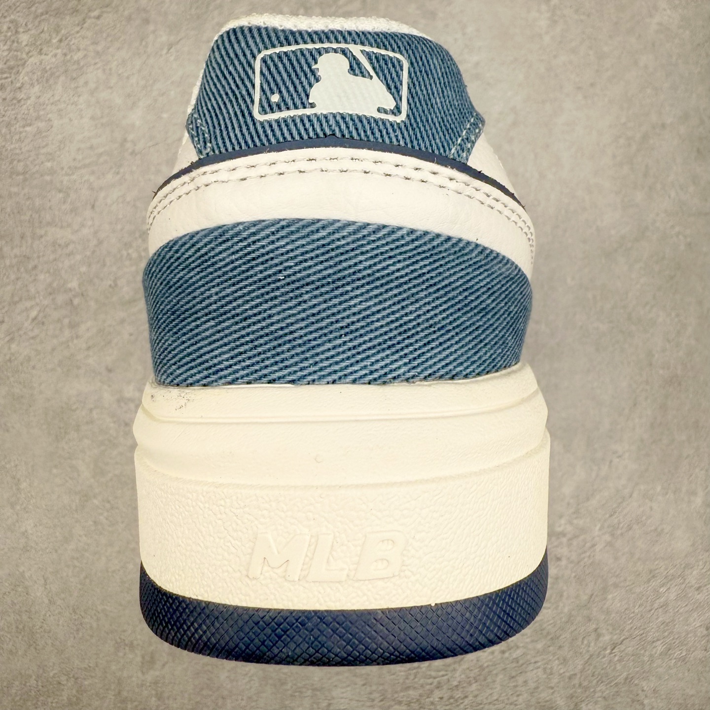 图片[8]-MLB Chunky Liner Basic 复古印花学长鞋系列低帮轻量增高厚底百搭休闲运动慢跑鞋板鞋 Korea韩国联名NY美国榄球纽约洋基队限定 韩国代购专供 全套原楦原纸板原厂数据开发 正确中底拉帮中底网布细节 平台代购专供 左脚内置芯片 韩国代购吊牌标贴 独家一比一RB+MD组合大底 高频后跟小人Logo精准对位立体饱满 正确网布加超迁鞋面 转印中底走线紧密 转印Logo工艺表层防刮不掉色 尺码：35 36 36.5 37.5 38 38.5 39 40 40.5 41 42 42.5 43 44 45-选品中心