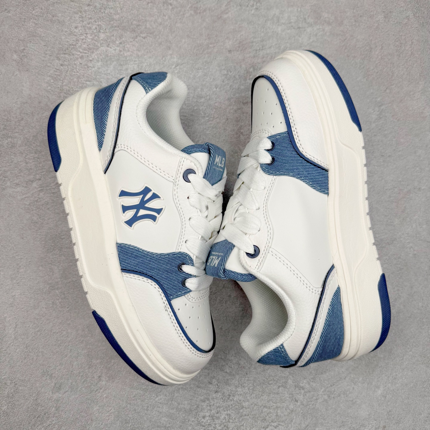 图片[3]-MLB Chunky Liner Basic 复古印花学长鞋系列低帮轻量增高厚底百搭休闲运动慢跑鞋板鞋 Korea韩国联名NY美国榄球纽约洋基队限定 韩国代购专供 全套原楦原纸板原厂数据开发 正确中底拉帮中底网布细节 平台代购专供 左脚内置芯片 韩国代购吊牌标贴 独家一比一RB+MD组合大底 高频后跟小人Logo精准对位立体饱满 正确网布加超迁鞋面 转印中底走线紧密 转印Logo工艺表层防刮不掉色 尺码：35 36 36.5 37.5 38 38.5 39 40 40.5 41 42 42.5 43 44 45-选品中心