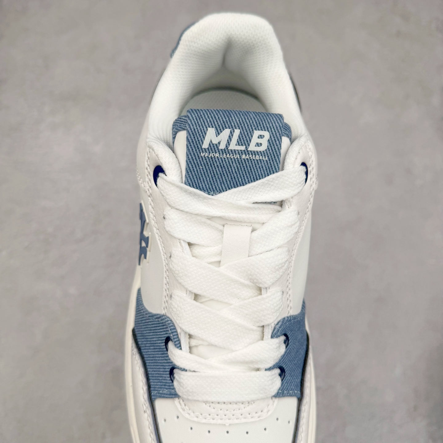 图片[5]-MLB Chunky Liner Basic 复古印花学长鞋系列低帮轻量增高厚底百搭休闲运动慢跑鞋板鞋 Korea韩国联名NY美国榄球纽约洋基队限定 韩国代购专供 全套原楦原纸板原厂数据开发 正确中底拉帮中底网布细节 平台代购专供 左脚内置芯片 韩国代购吊牌标贴 独家一比一RB+MD组合大底 高频后跟小人Logo精准对位立体饱满 正确网布加超迁鞋面 转印中底走线紧密 转印Logo工艺表层防刮不掉色 尺码：35 36 36.5 37.5 38 38.5 39 40 40.5 41 42 42.5 43 44 45-选品中心