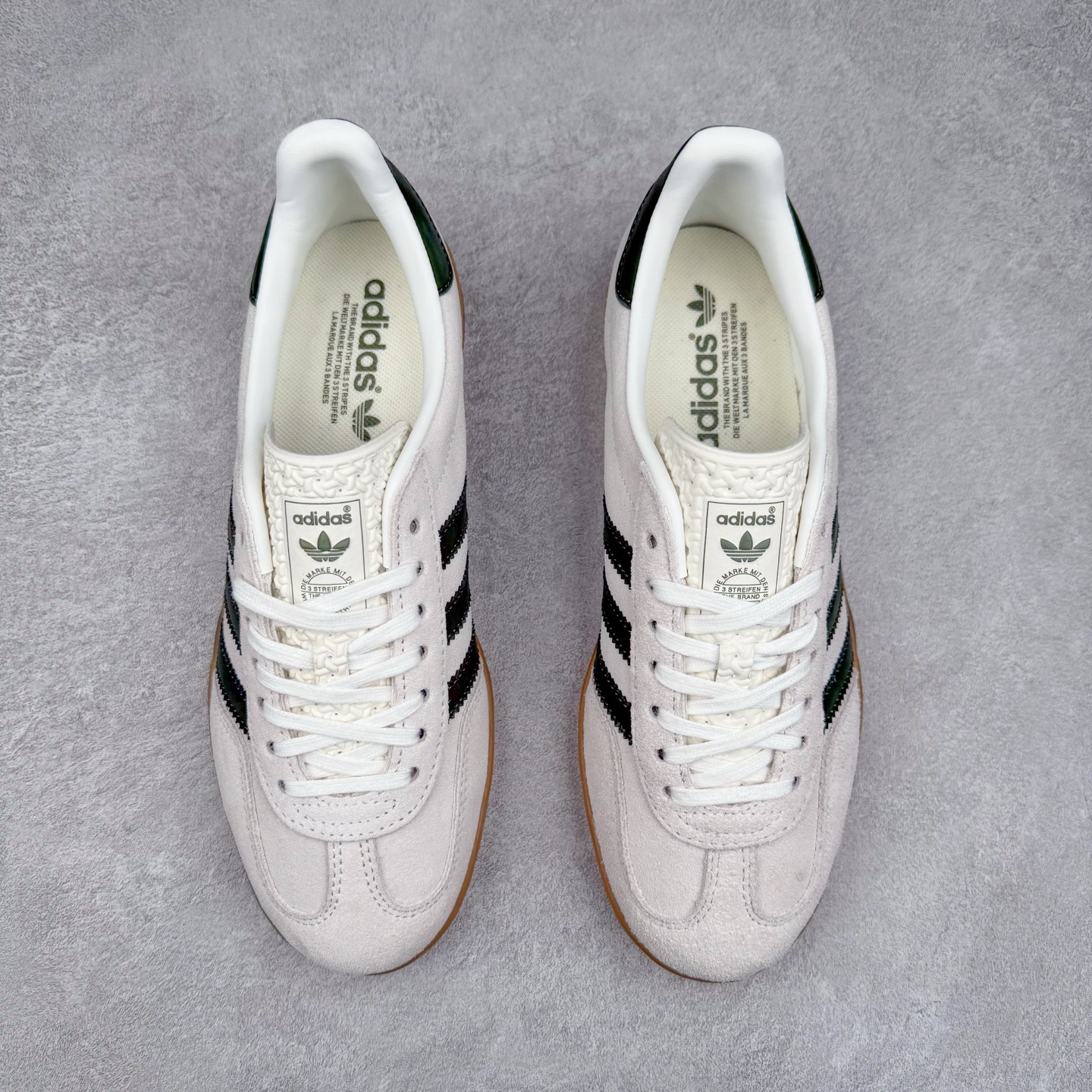 图片[2]-AD Gazelle Indoor Trainers 羚羊内训系列低帮复古百搭休闲运动德训风板鞋 JH8821 90年代经典的复刻版！自60年代以足球训练鞋面世以来,Gazelle就以其经典设计席卷全球。1991年版本的复刻,再造经典Gazelle。采用皮革打造,搭配浊色细节,让这款经典更加简约。尺码：36 36⅔ 37⅓ 38 38⅔ 39⅓ 40 40⅔ 41⅓ 42 42⅔ 43⅓ 44⅓ 44⅔ 45-选品中心